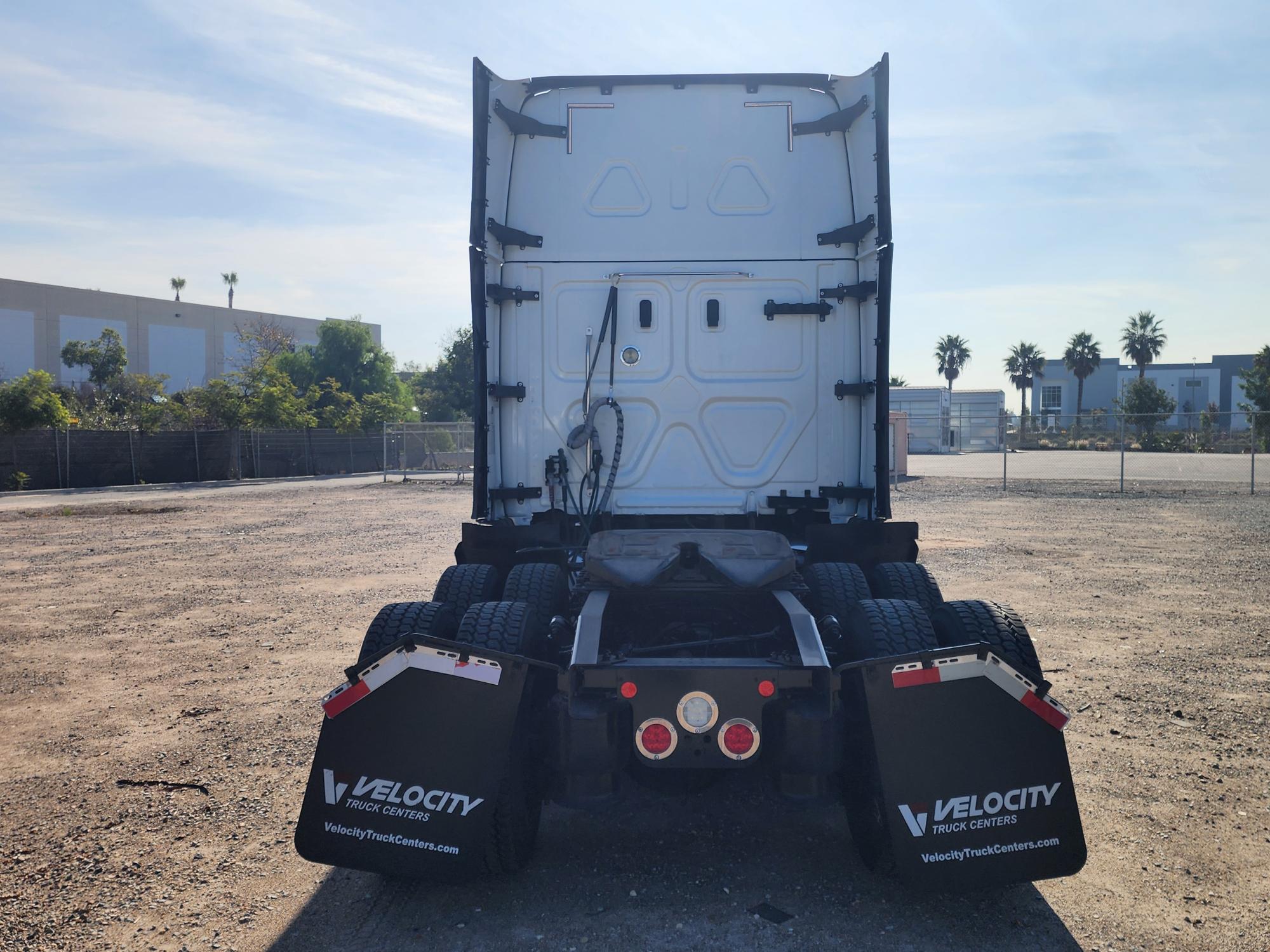 2020 FREIGHTLINER CASCADIA 126SLP - image 5