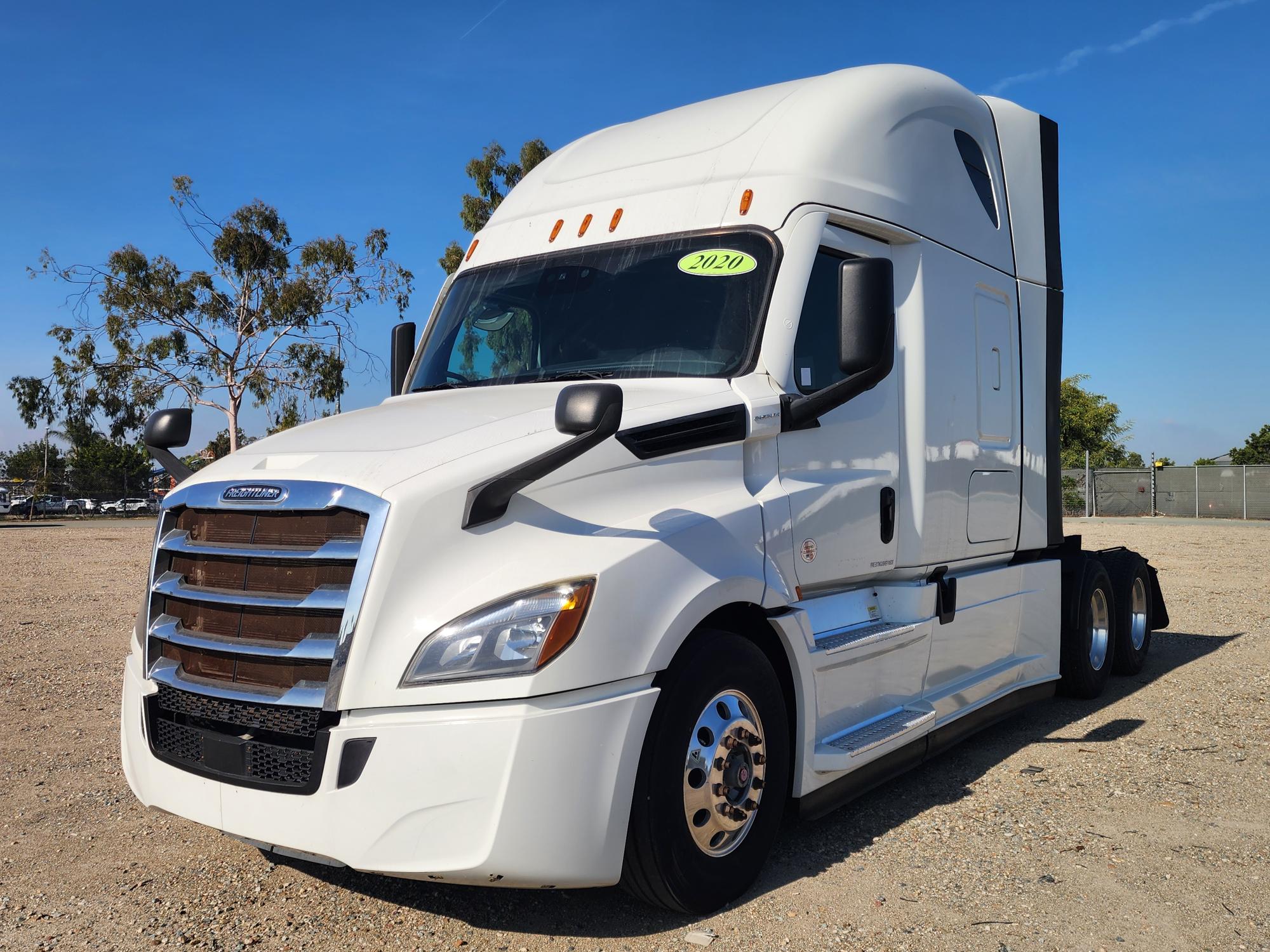 2020 FREIGHTLINER CASCADIA 126SLP - image 1