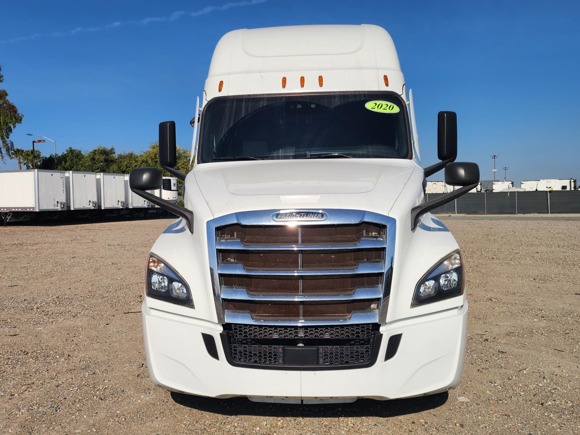 2020 FREIGHTLINER CASCADIA 126SLP - image 2
