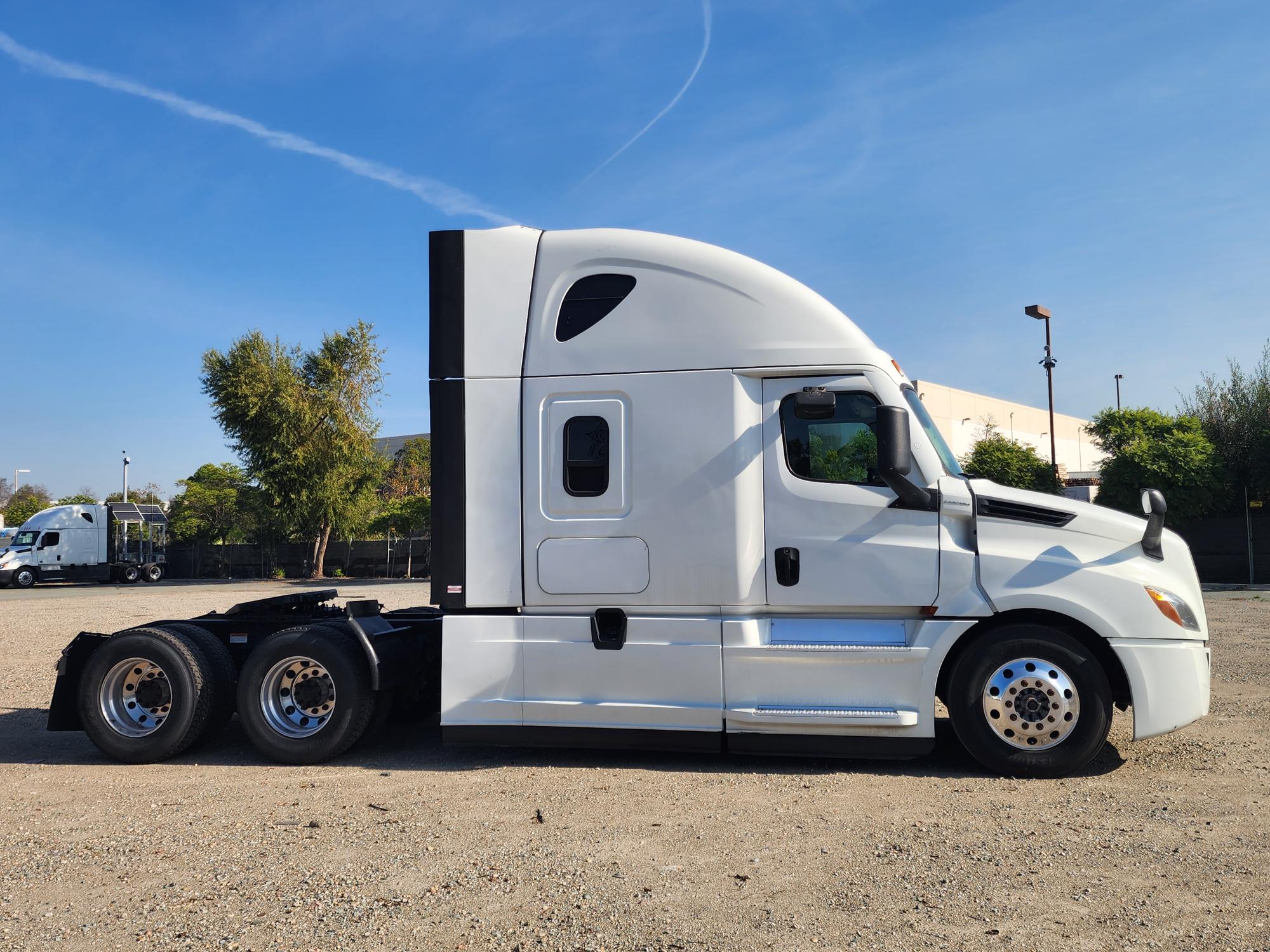 2020 FREIGHTLINER CASCADIA 126SLP - image 7