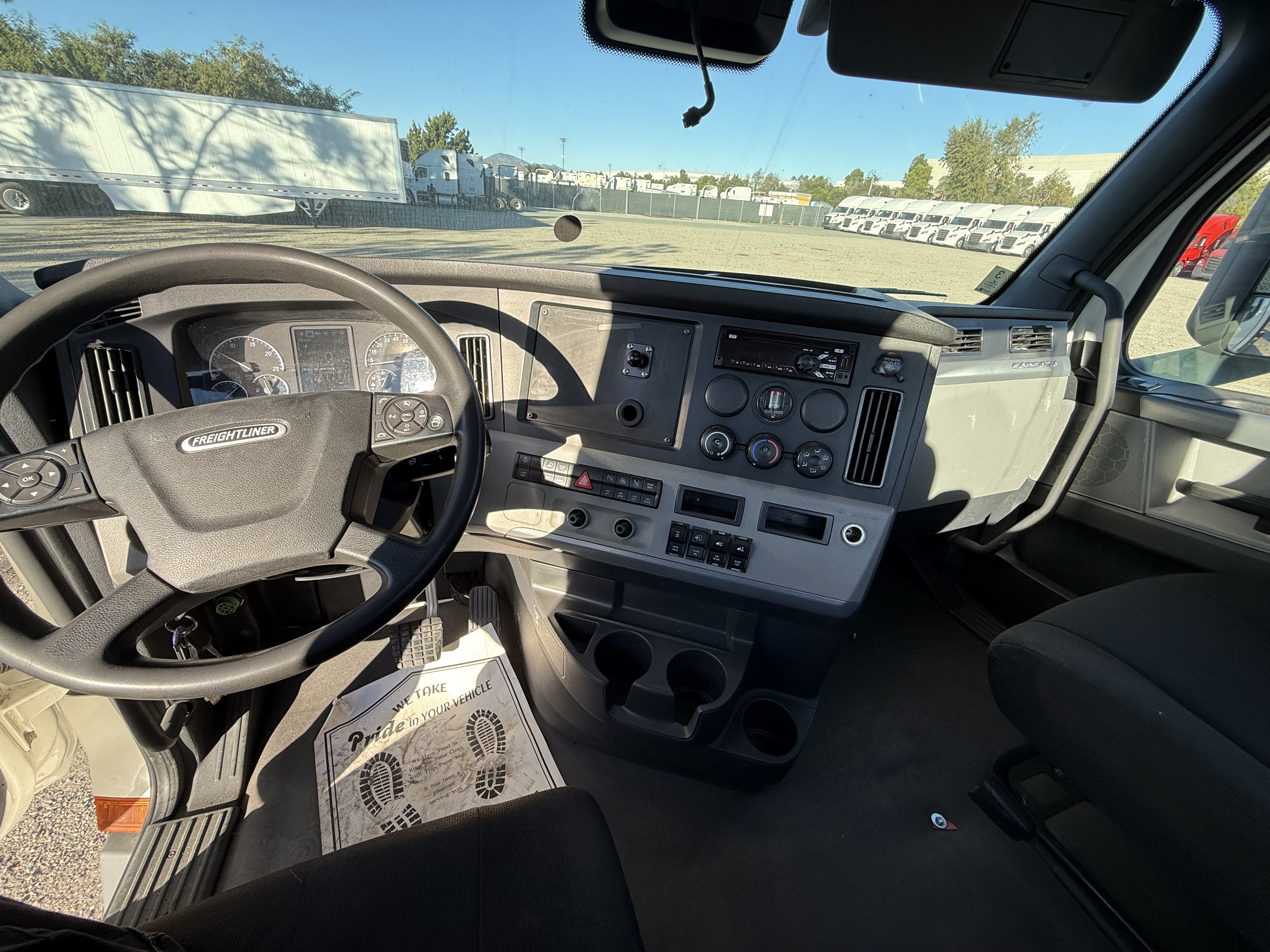 2021 FREIGHTLINER CASCADIA 126DC - image 15