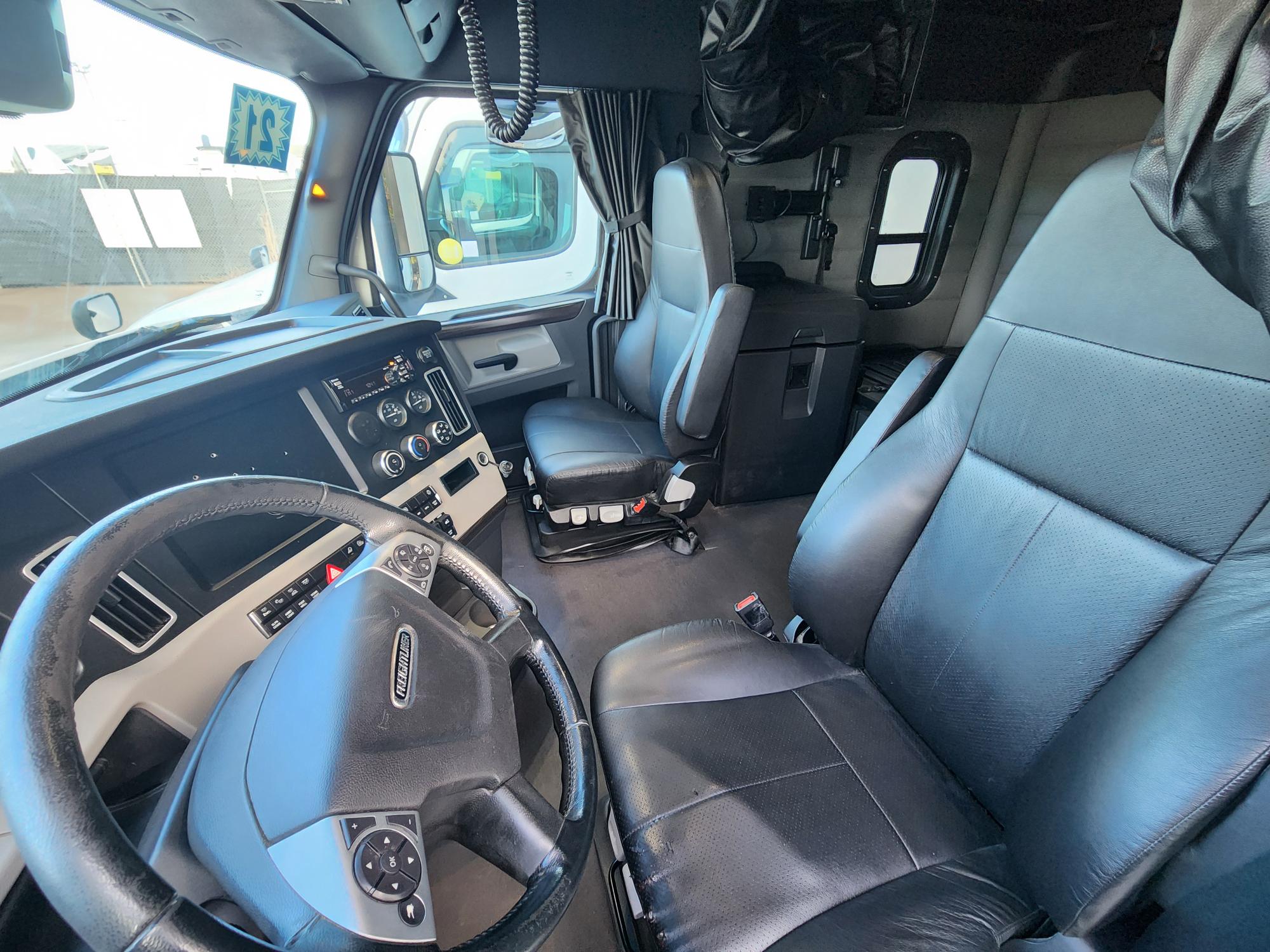 2021 FREIGHTLINER CASCADIA 126SLP - image 17