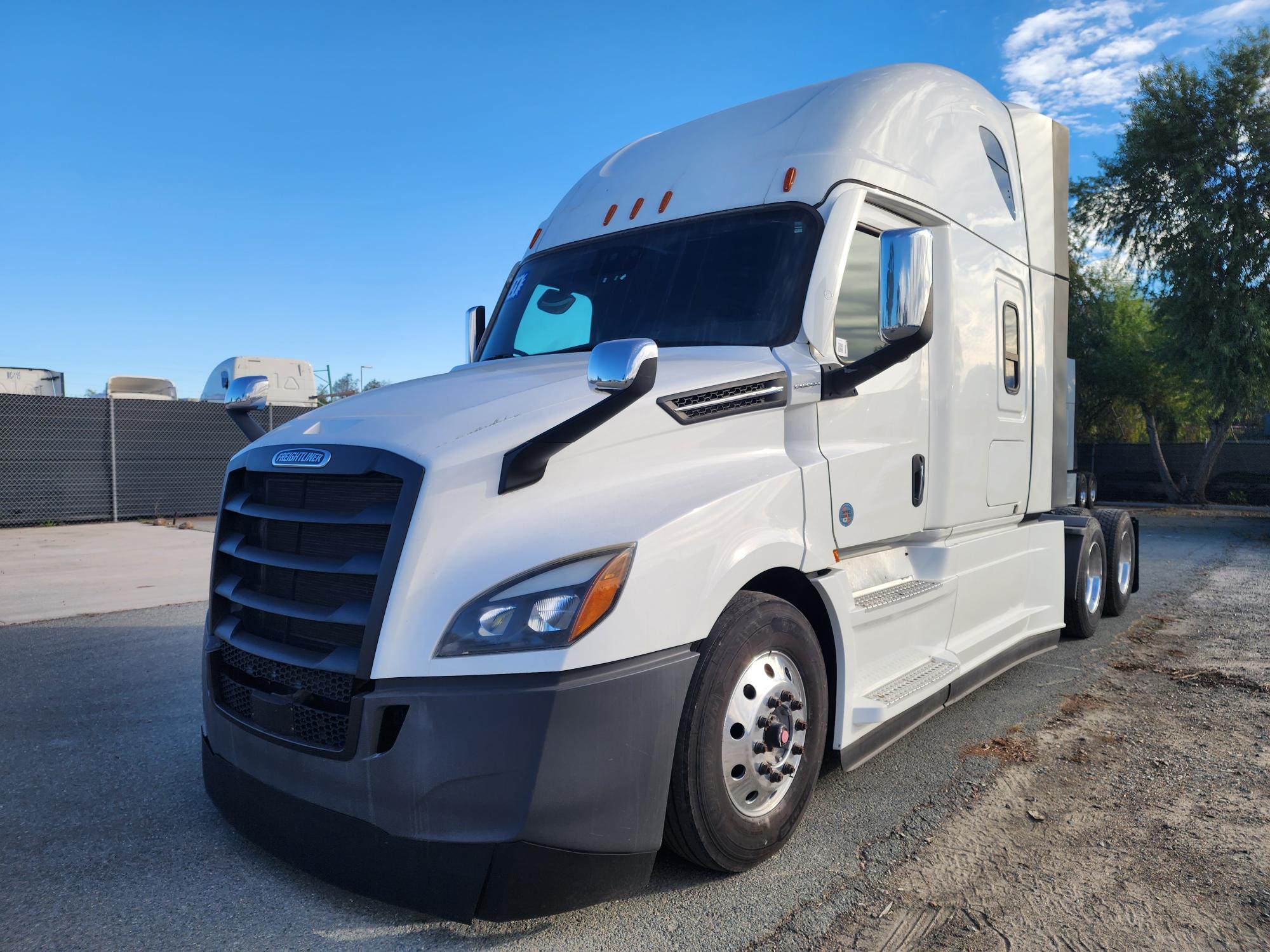 2021 FREIGHTLINER CASCADIA 126SLP - image 1