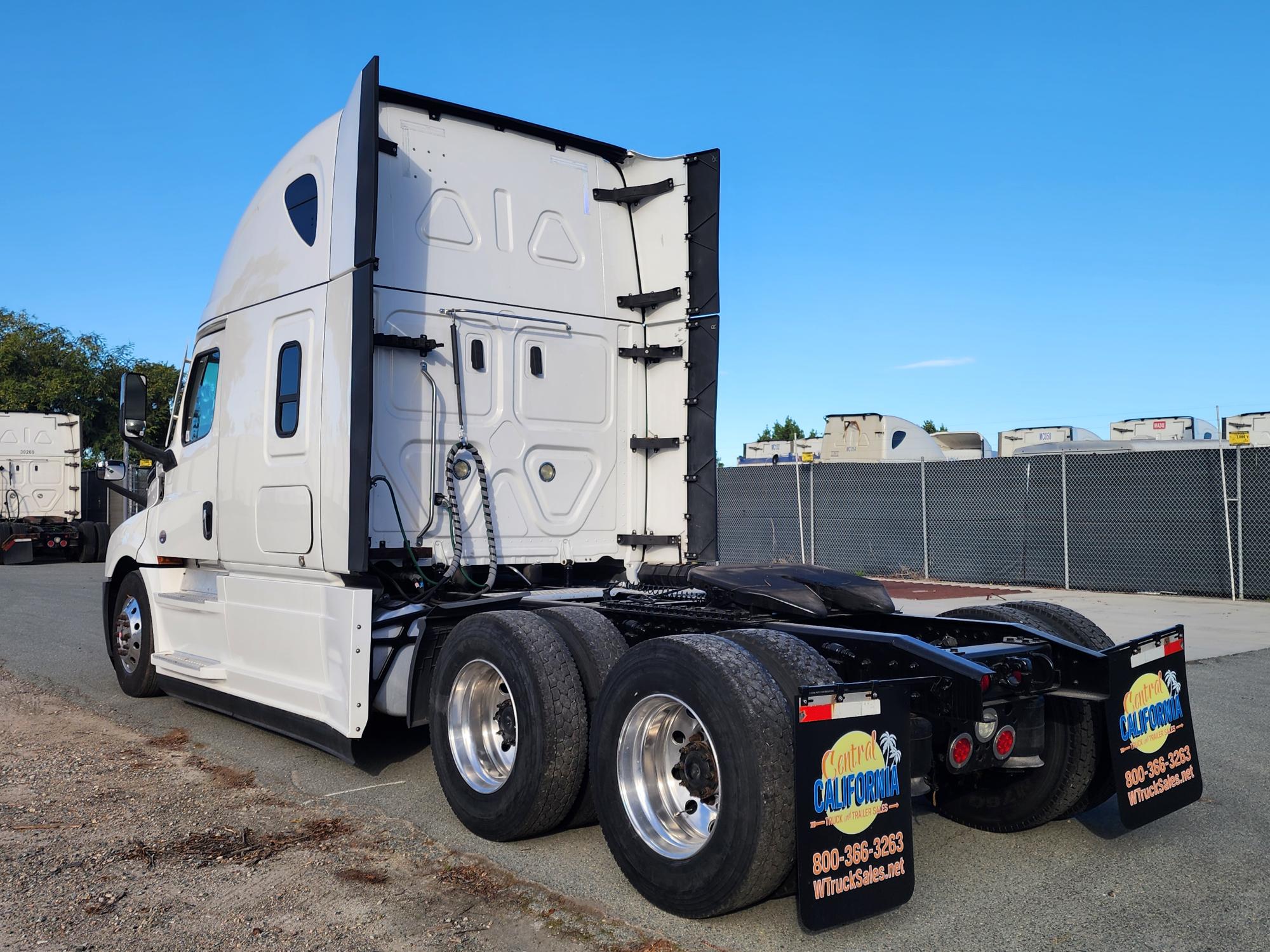 2021 FREIGHTLINER CASCADIA 126SLP - image 4