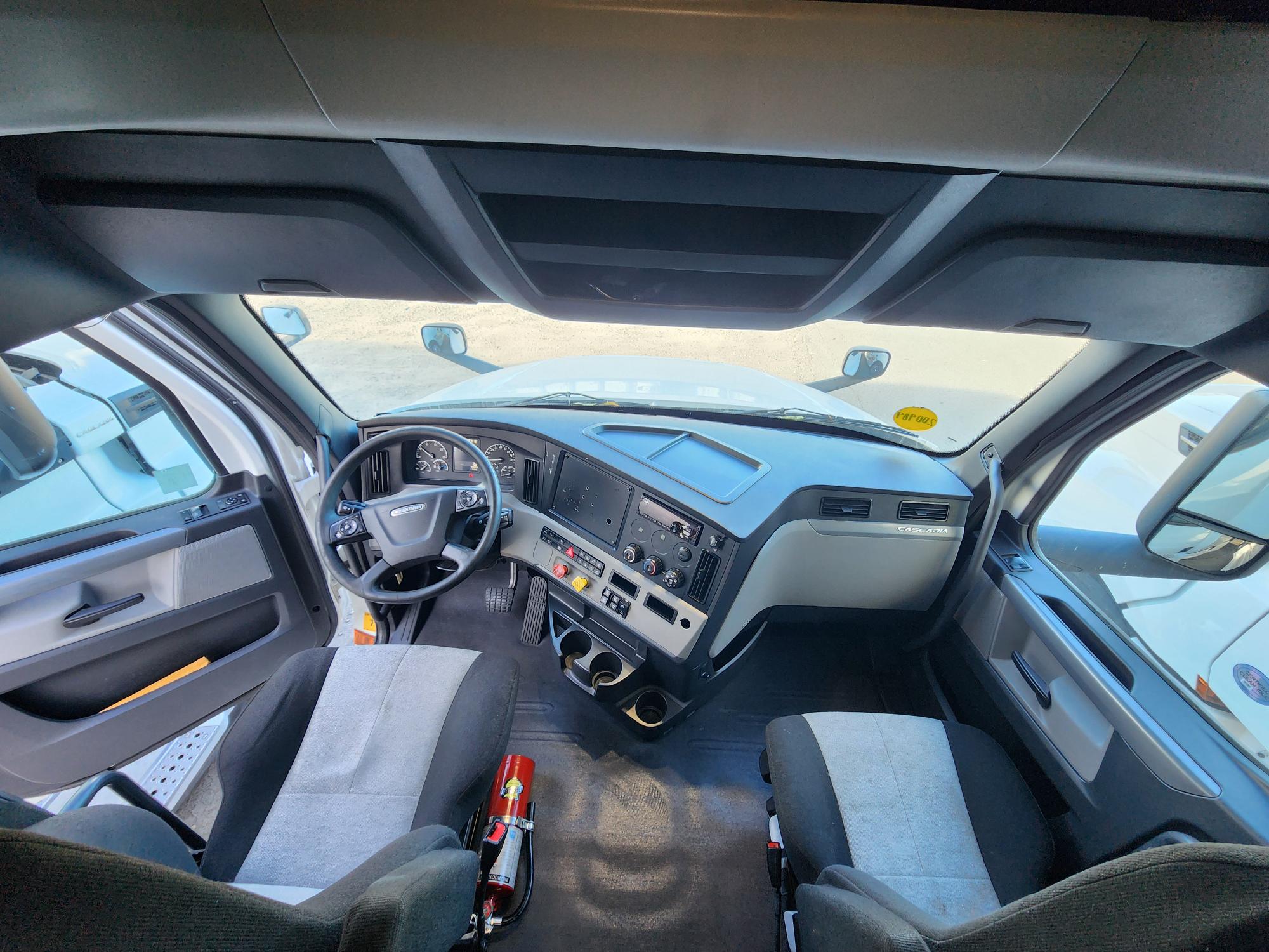 2020 FREIGHTLINER CASCADIA 126SLP - image 20