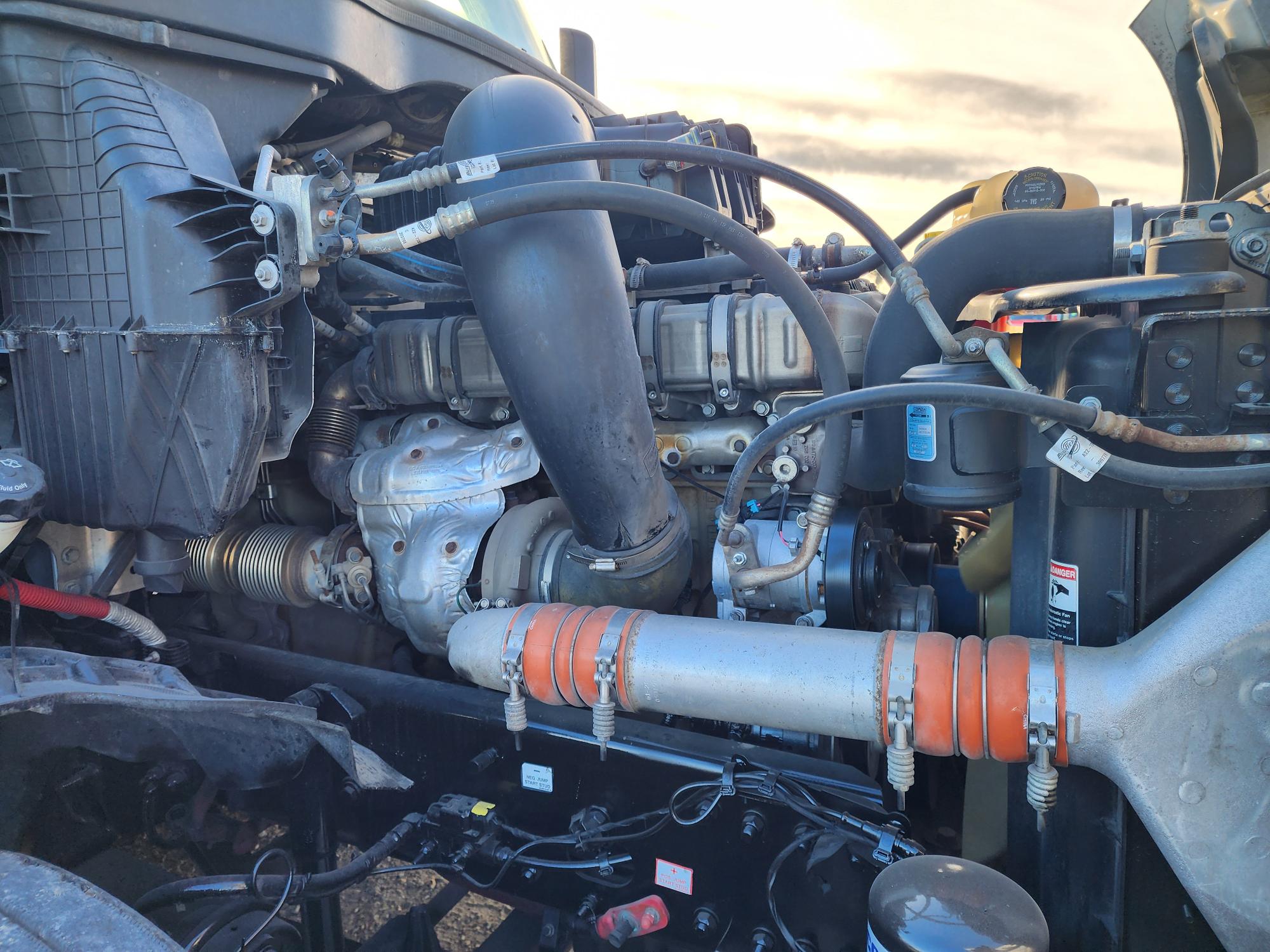 2020 FREIGHTLINER CASCADIA 126SLP - image 8