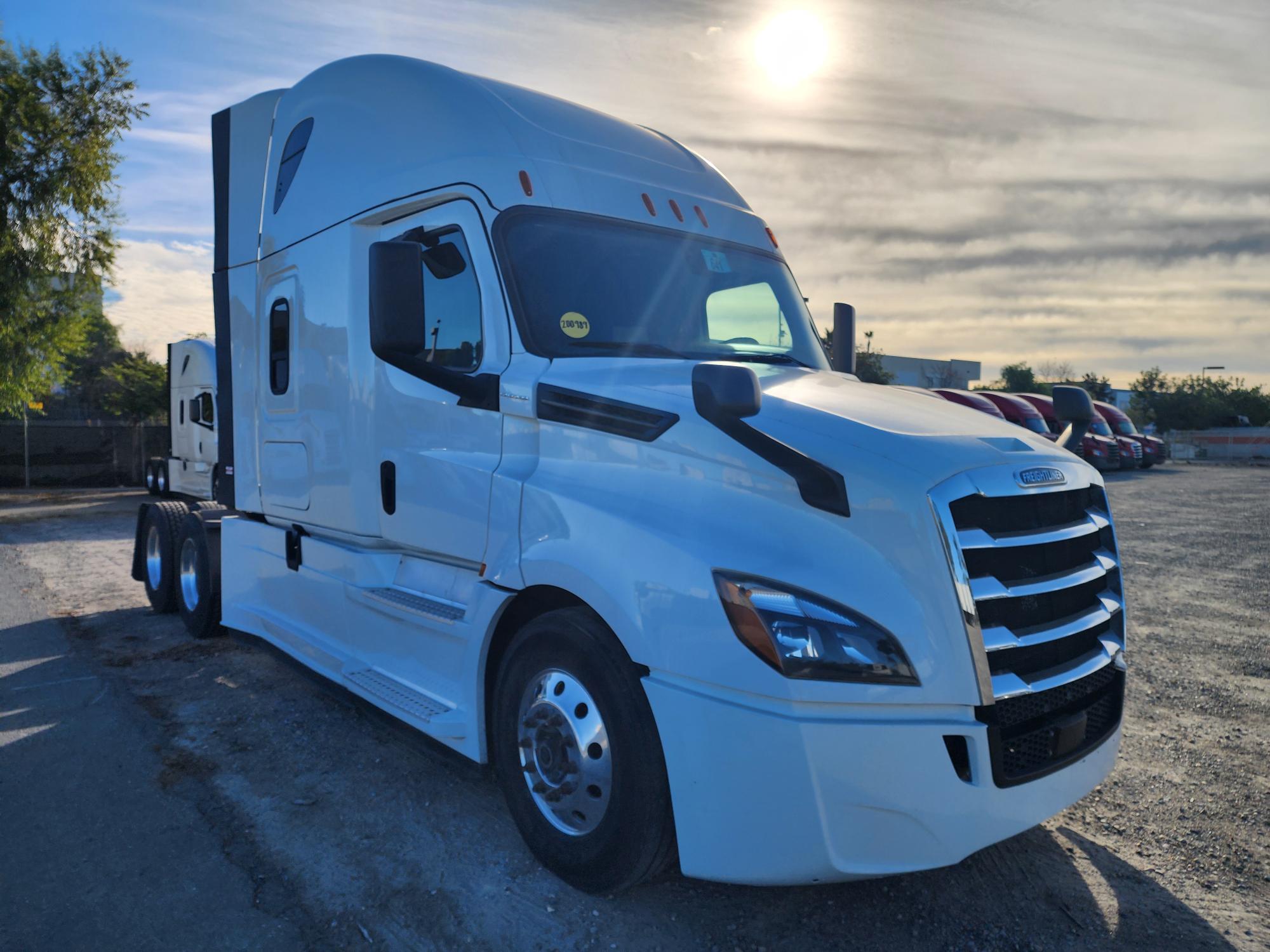 2020 FREIGHTLINER CASCADIA 126SLP - image 7