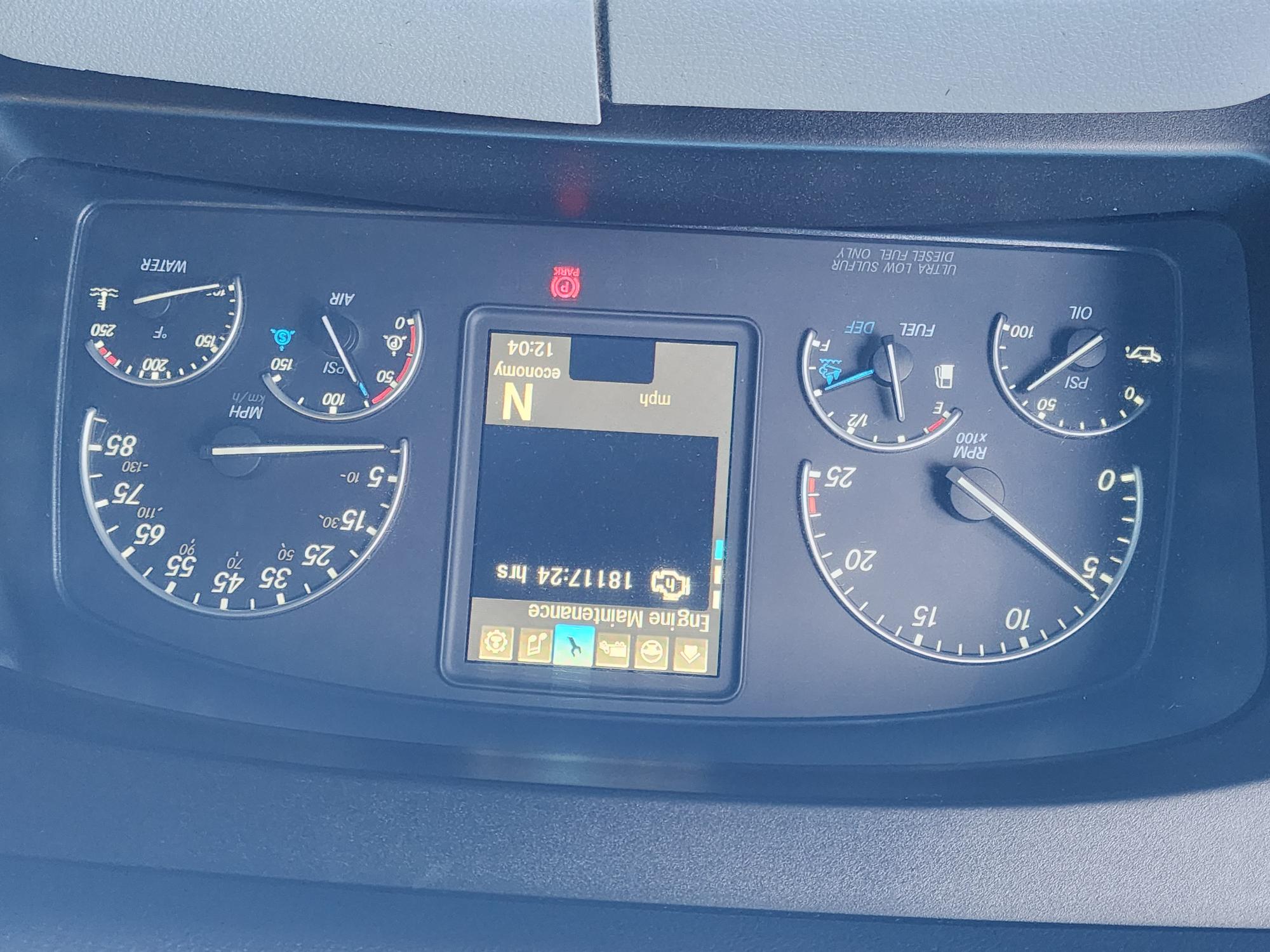 2020 FREIGHTLINER CASCADIA 126SLP - image 15