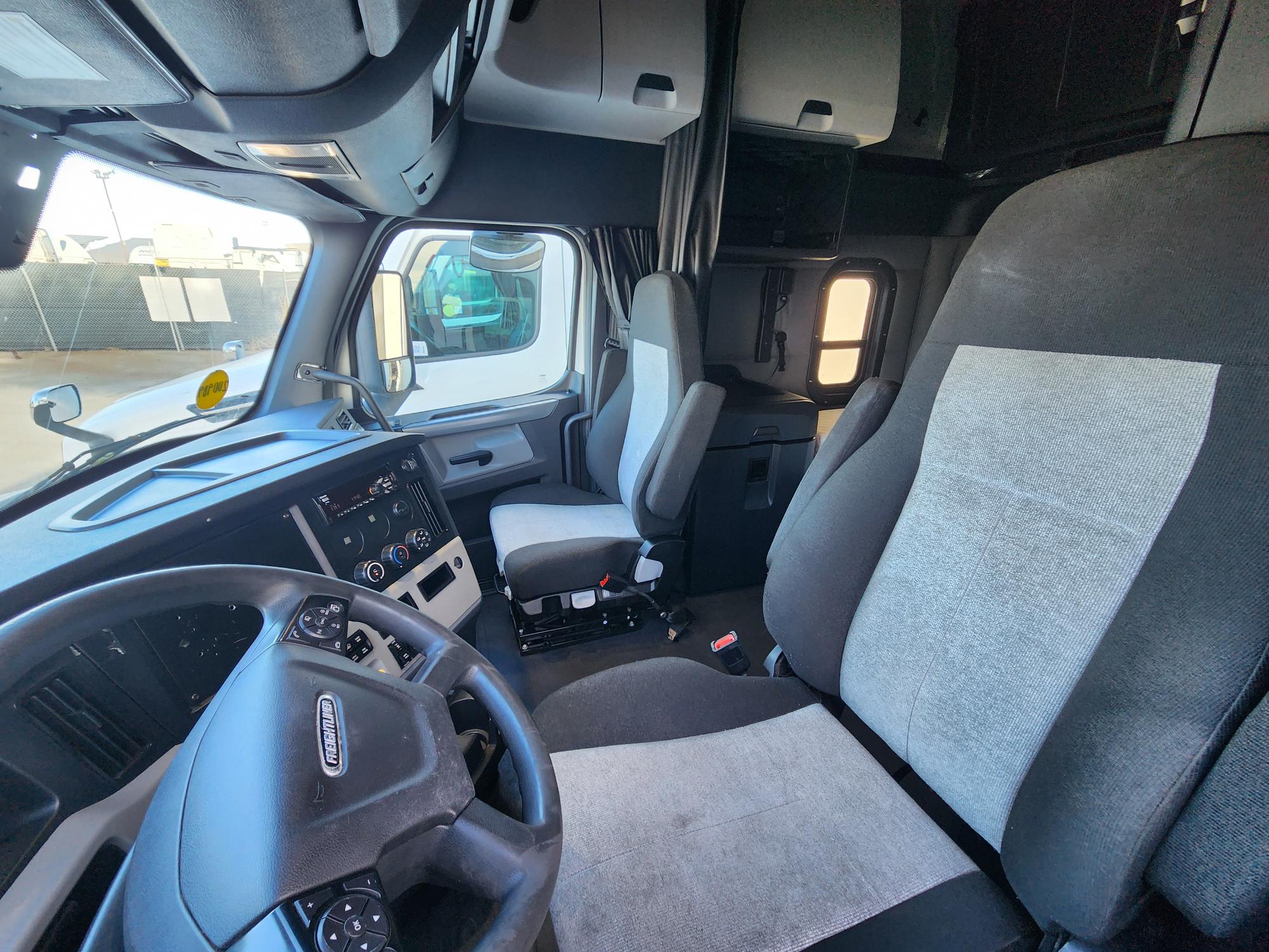 2020 FREIGHTLINER CASCADIA 126SLP - image 17