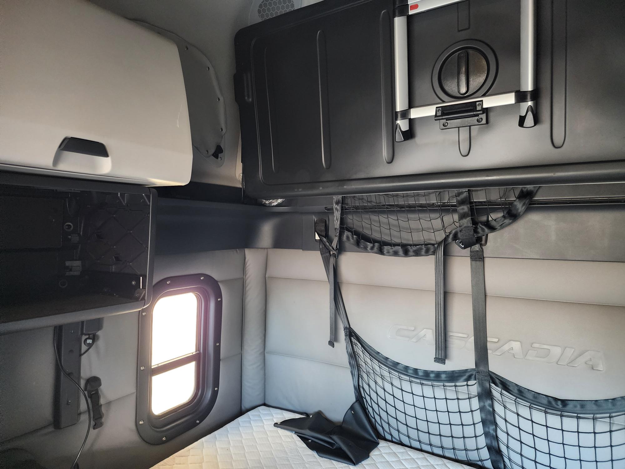 2020 FREIGHTLINER CASCADIA 126SLP - image 19