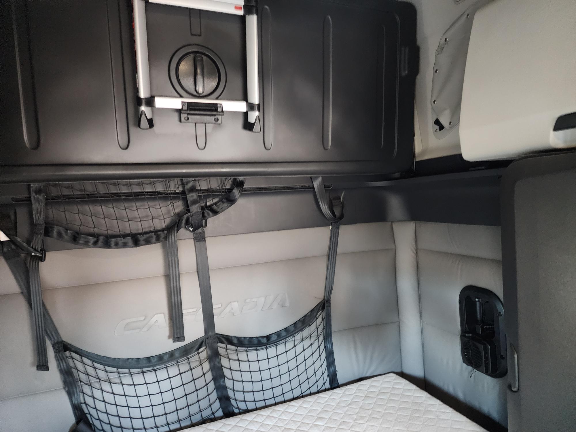 2020 FREIGHTLINER CASCADIA 126SLP - image 18