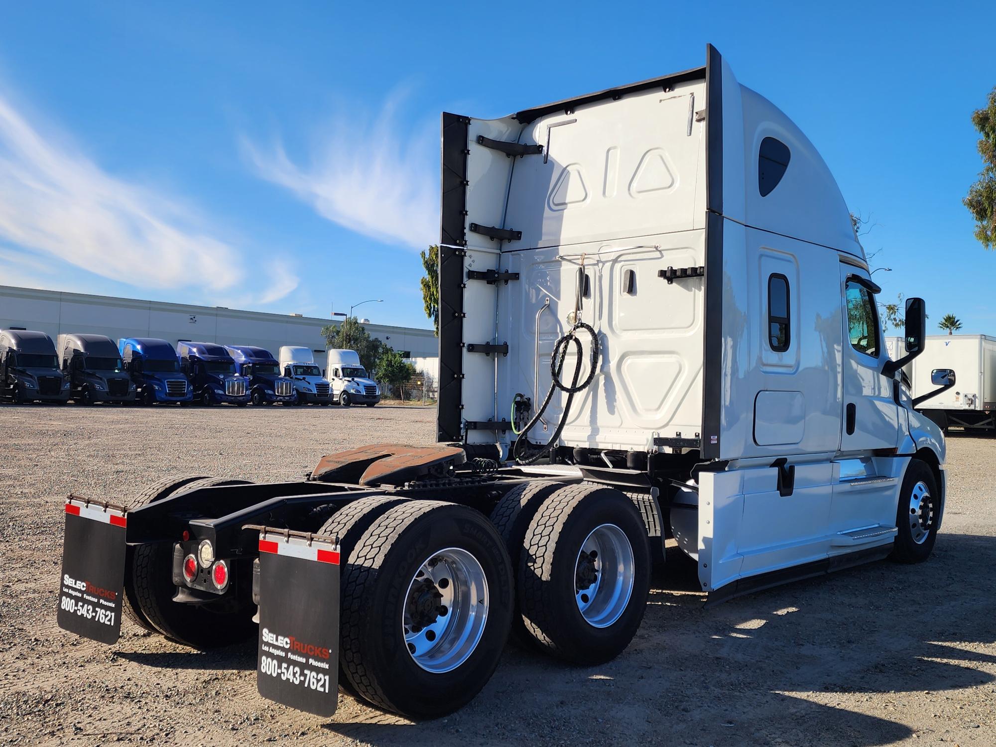 2020 FREIGHTLINER CASCADIA 126SLP - image 6