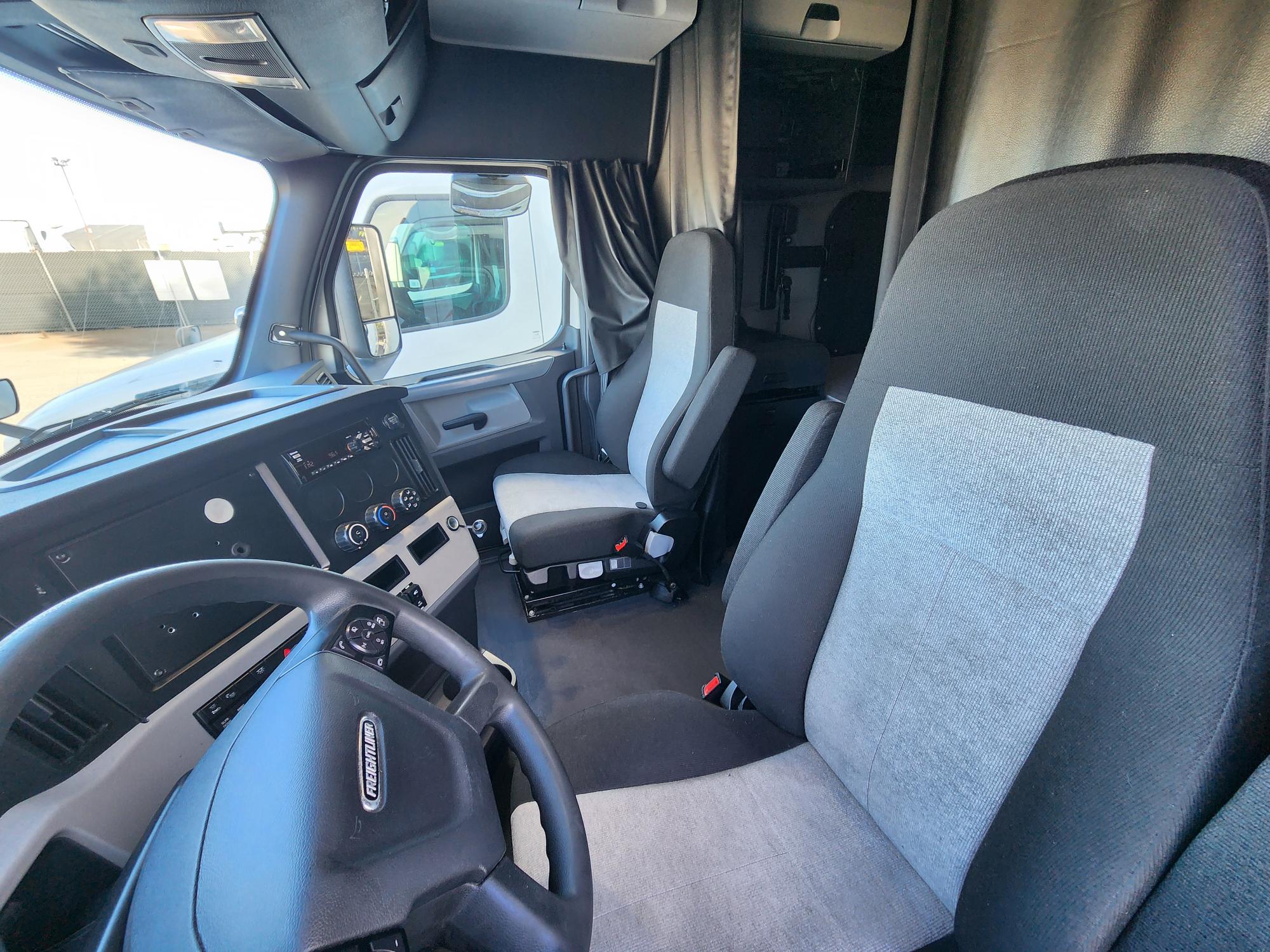 2020 FREIGHTLINER CASCADIA 126SLP - image 18