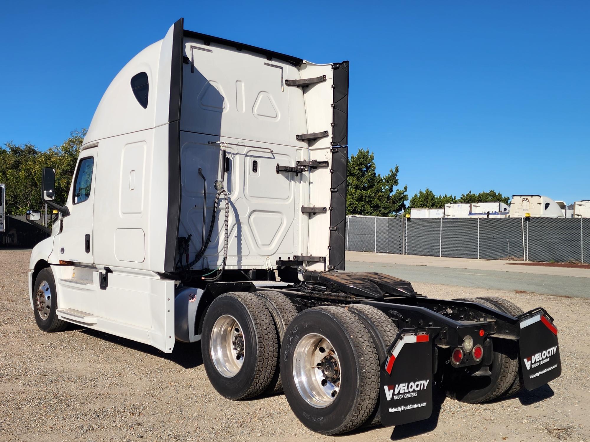 2020 FREIGHTLINER CASCADIA 126SLP - image 4