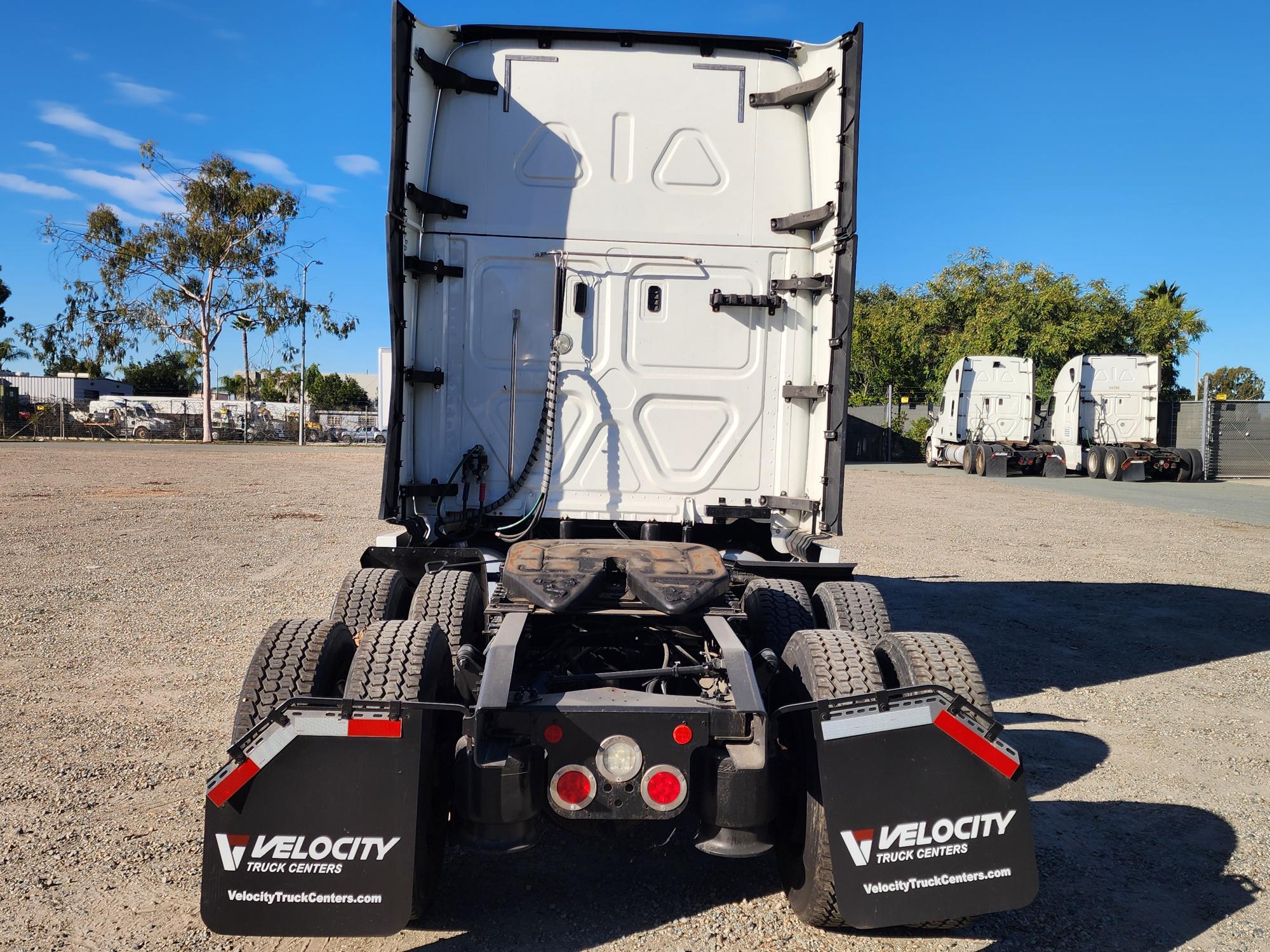 2020 FREIGHTLINER CASCADIA 126SLP - image 5