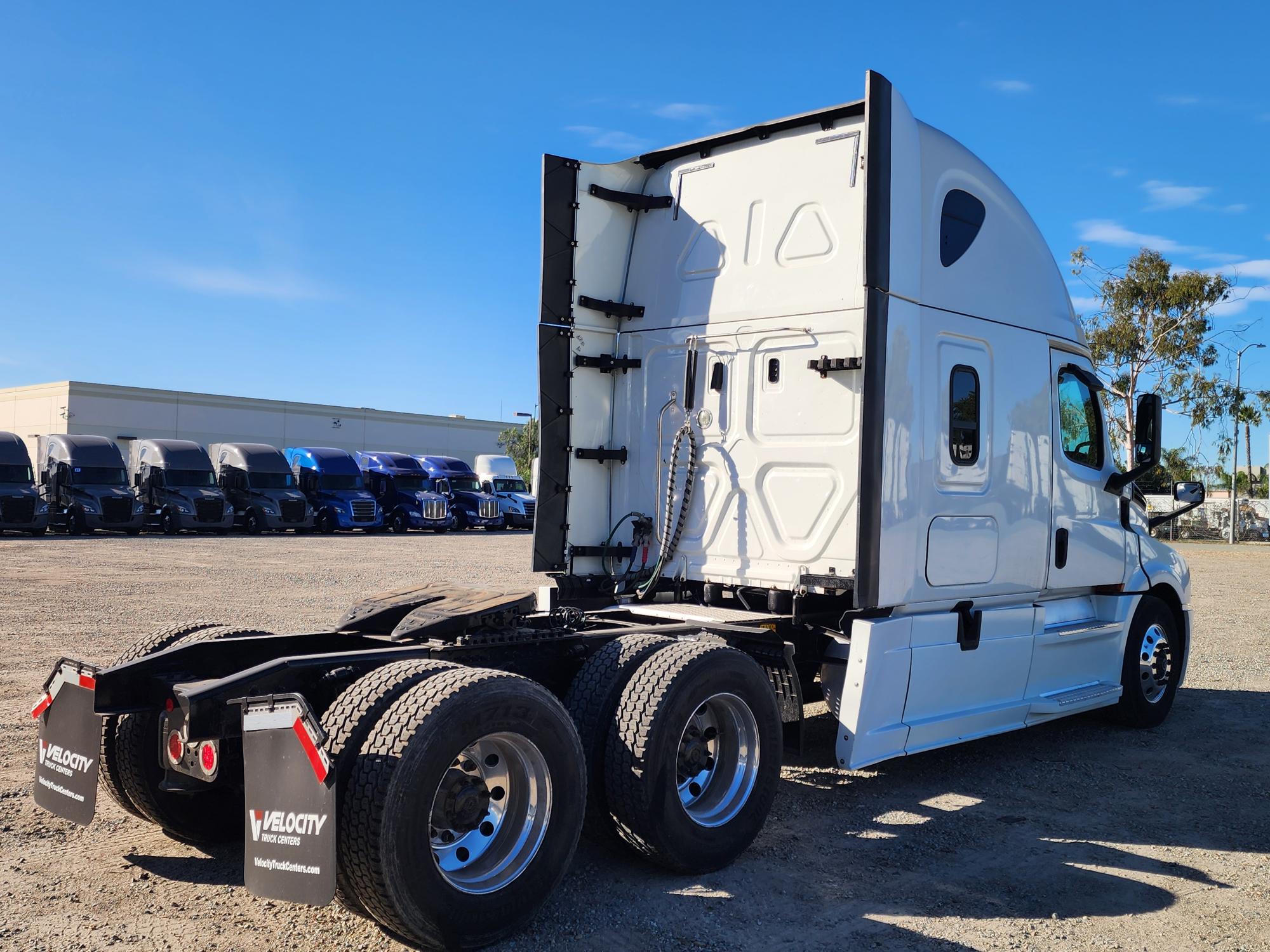 2020 FREIGHTLINER CASCADIA 126SLP - image 6