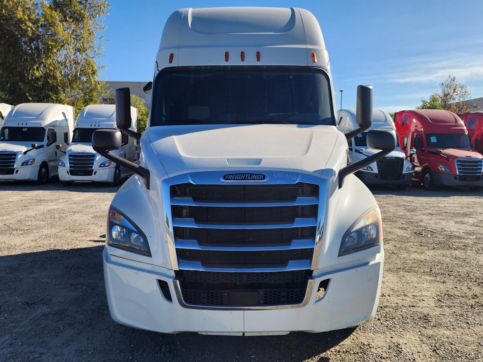 2020 FREIGHTLINER CASCADIA 126SLP - image 2