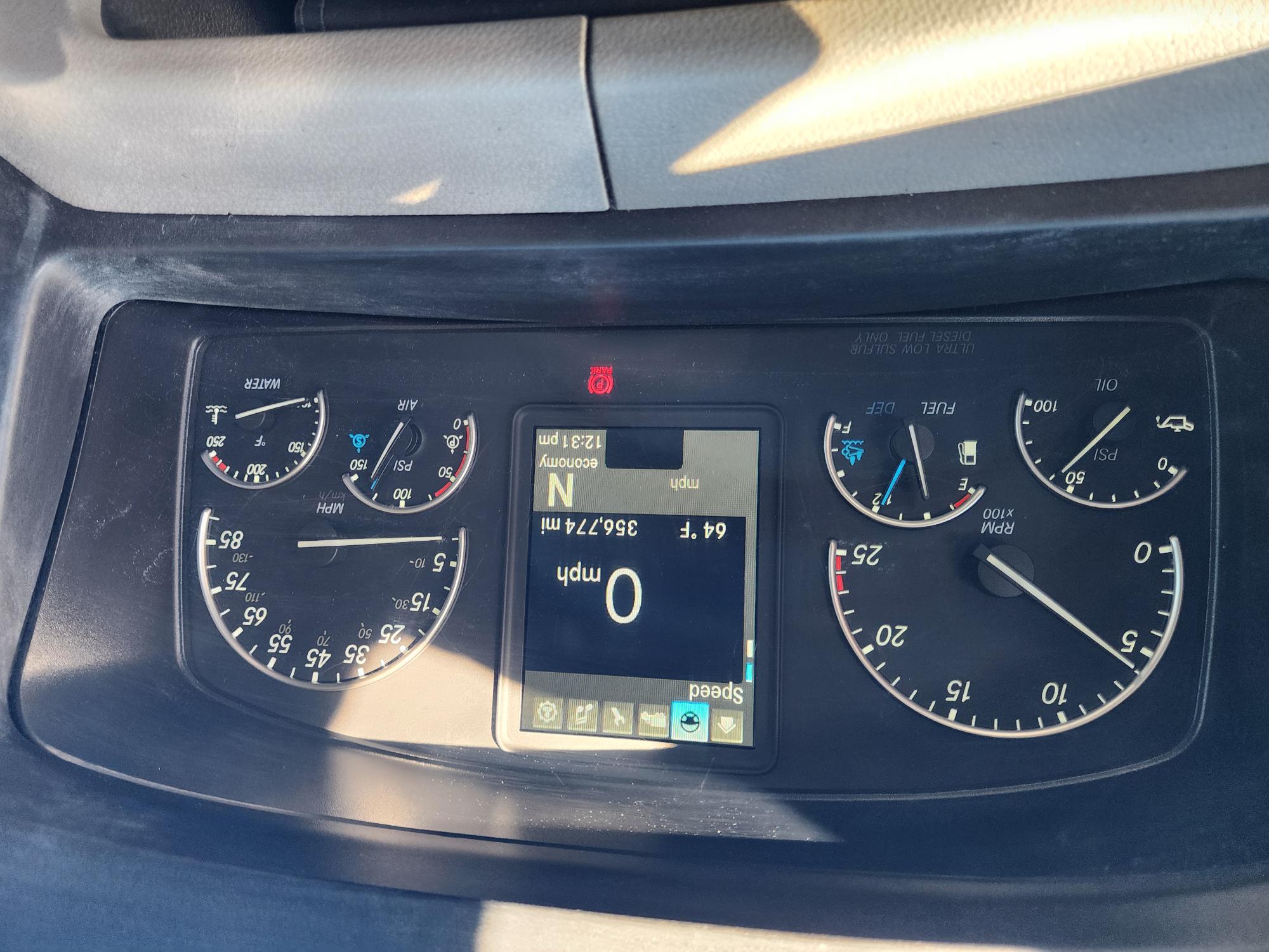 2020 FREIGHTLINER CASCADIA 126SLP - image 16