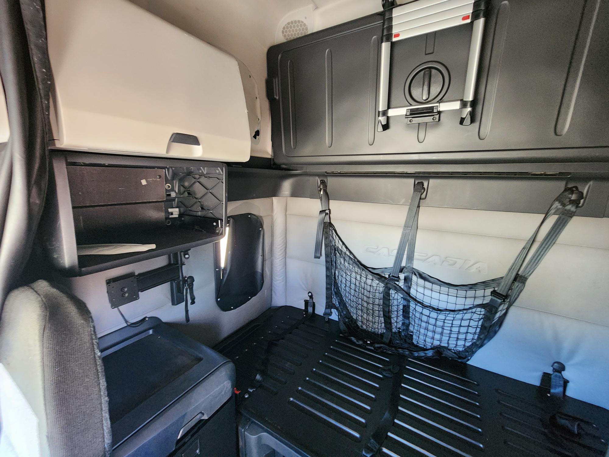 2020 FREIGHTLINER CASCADIA 126SLP - image 20