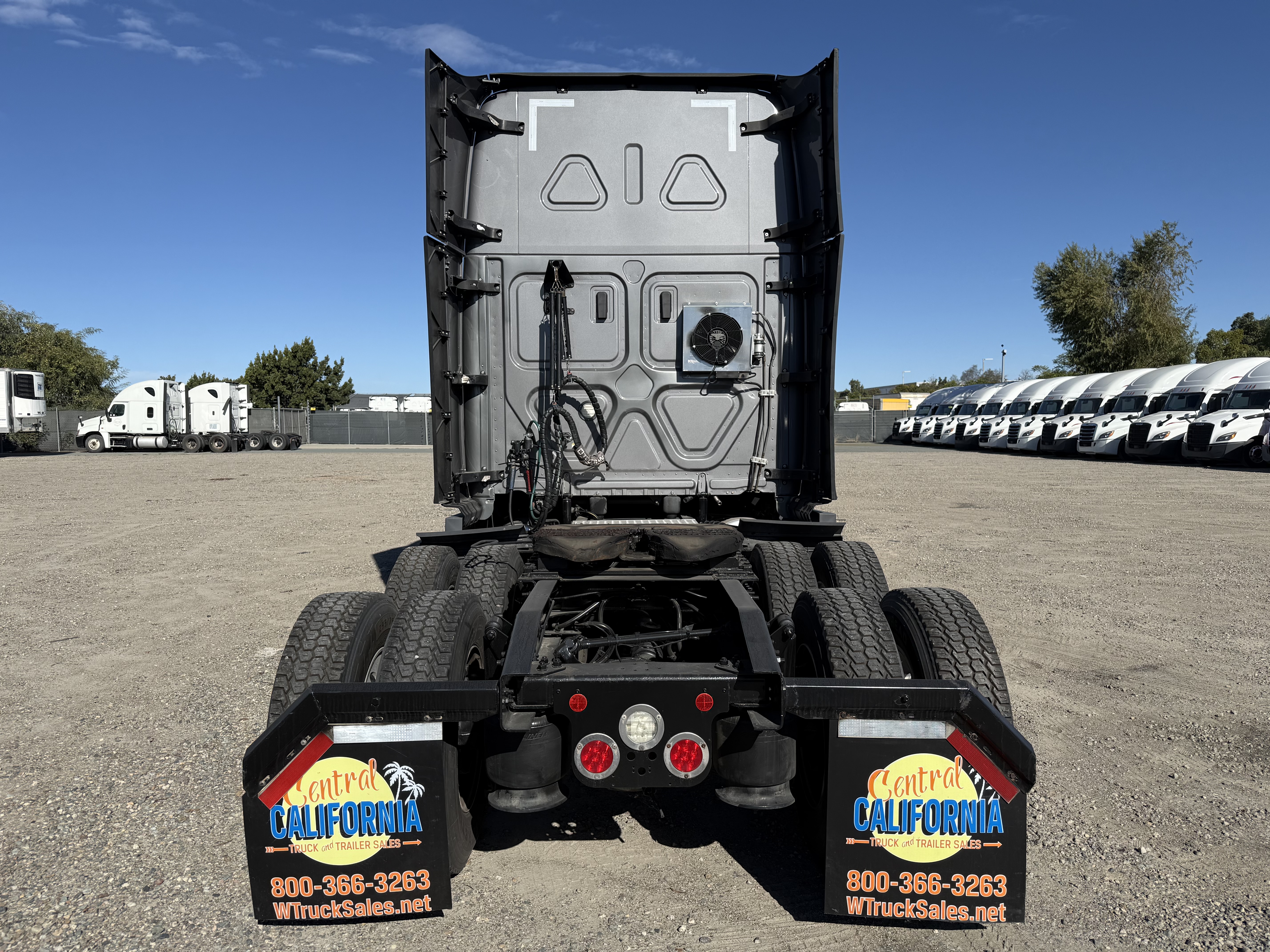 2021 FREIGHTLINER CASCADIA 126SLP - image 5