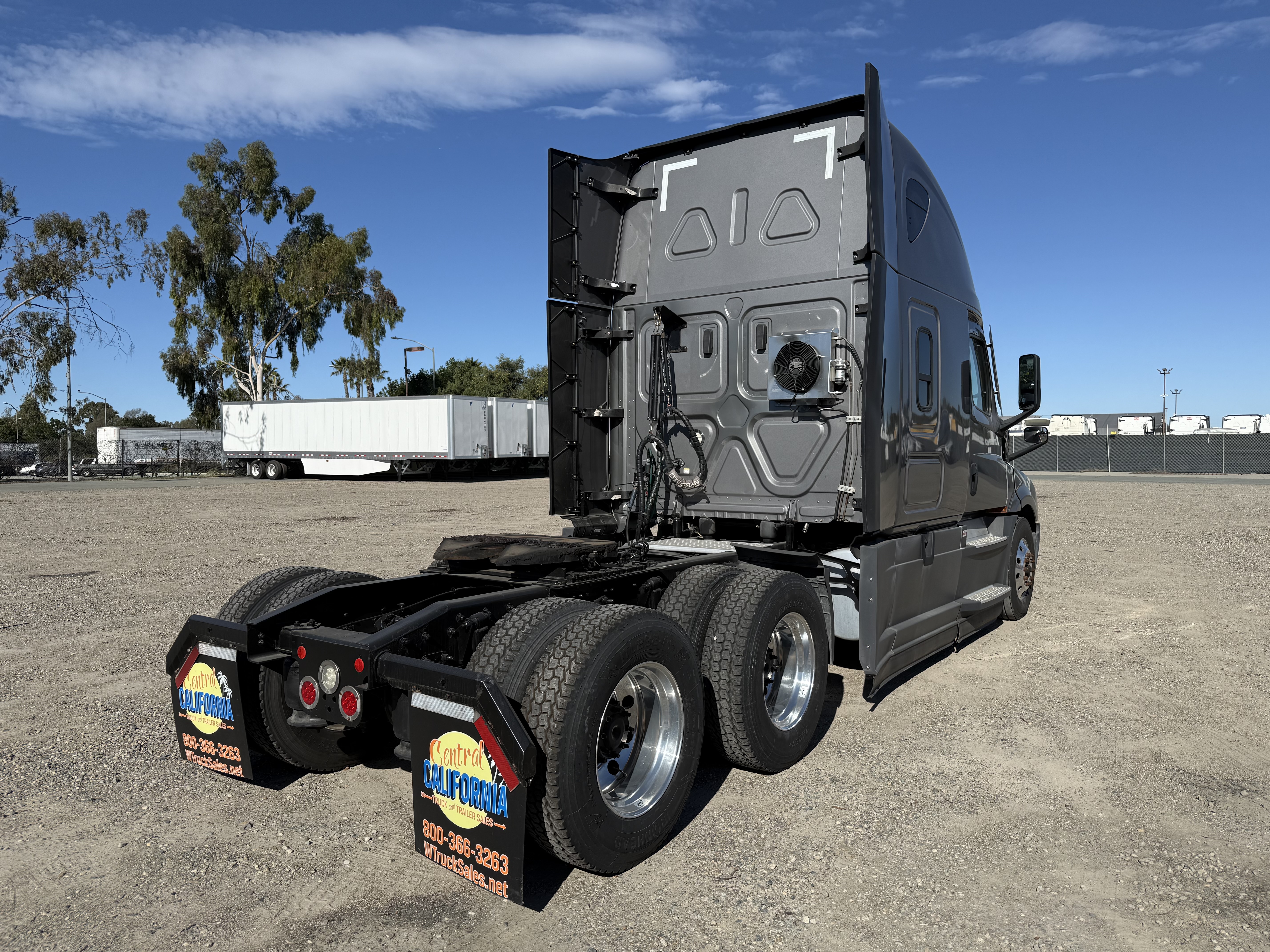 2021 FREIGHTLINER CASCADIA 126SLP - image 6