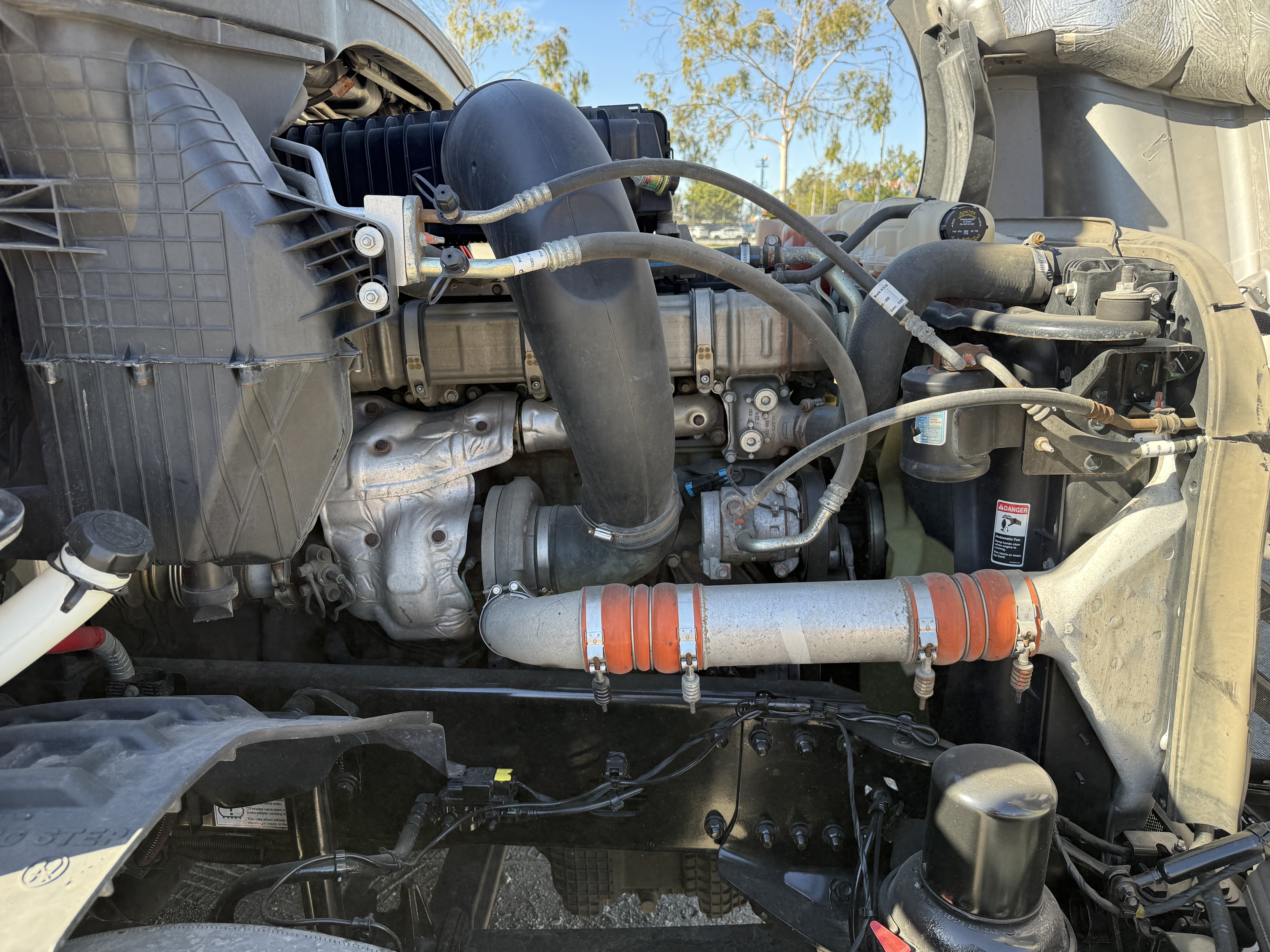 2021 FREIGHTLINER CASCADIA 126SLP - image 9