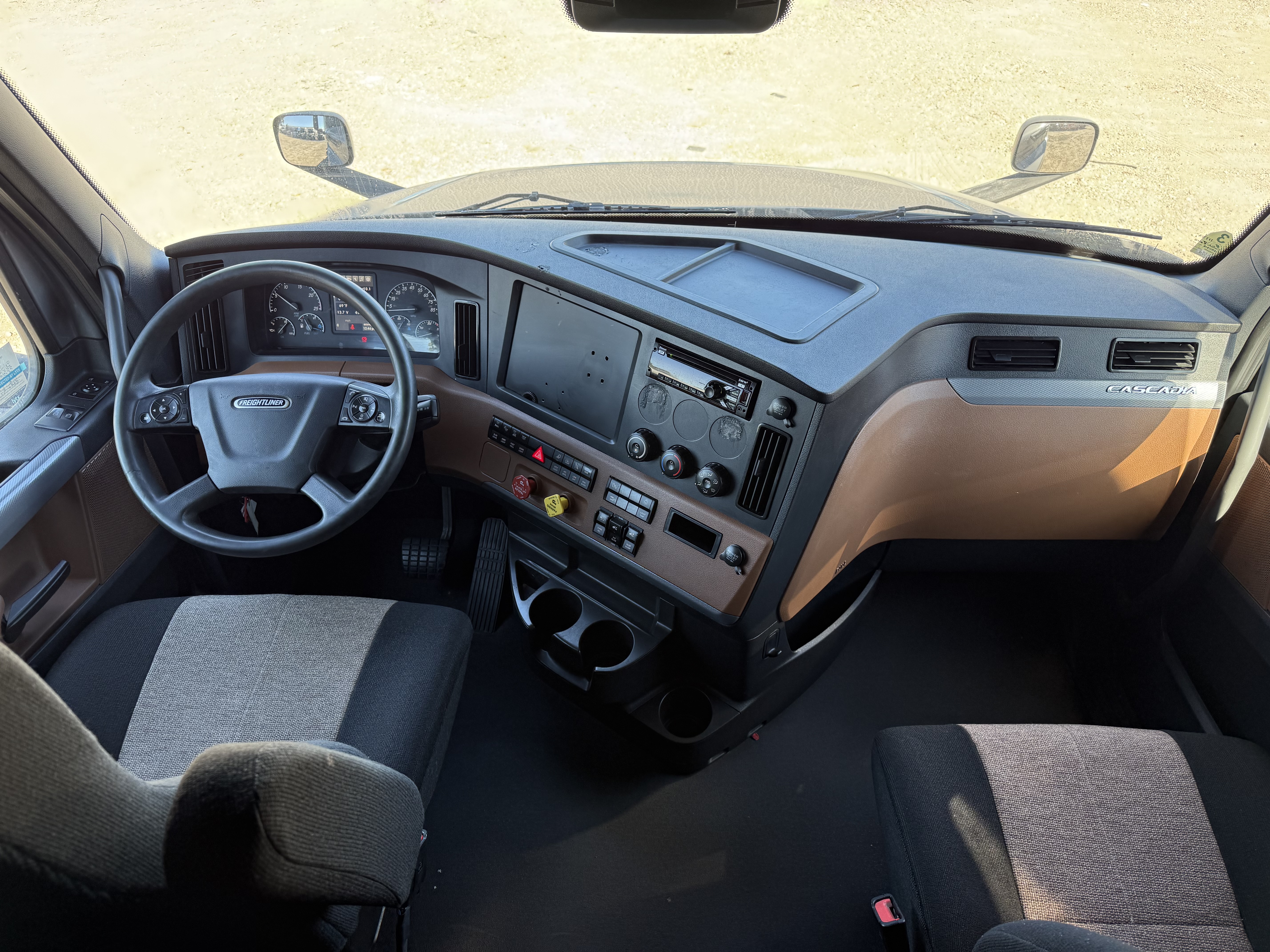 2021 FREIGHTLINER CASCADIA 126SLP - image 15