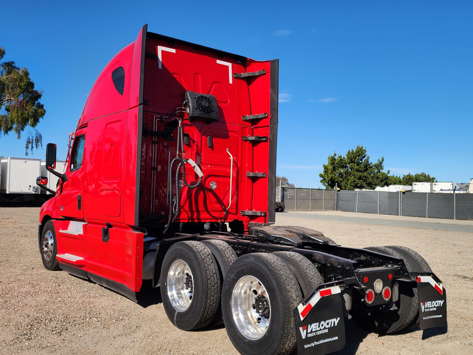 2021 FREIGHTLINER CASCADIA 126SLP - image 4