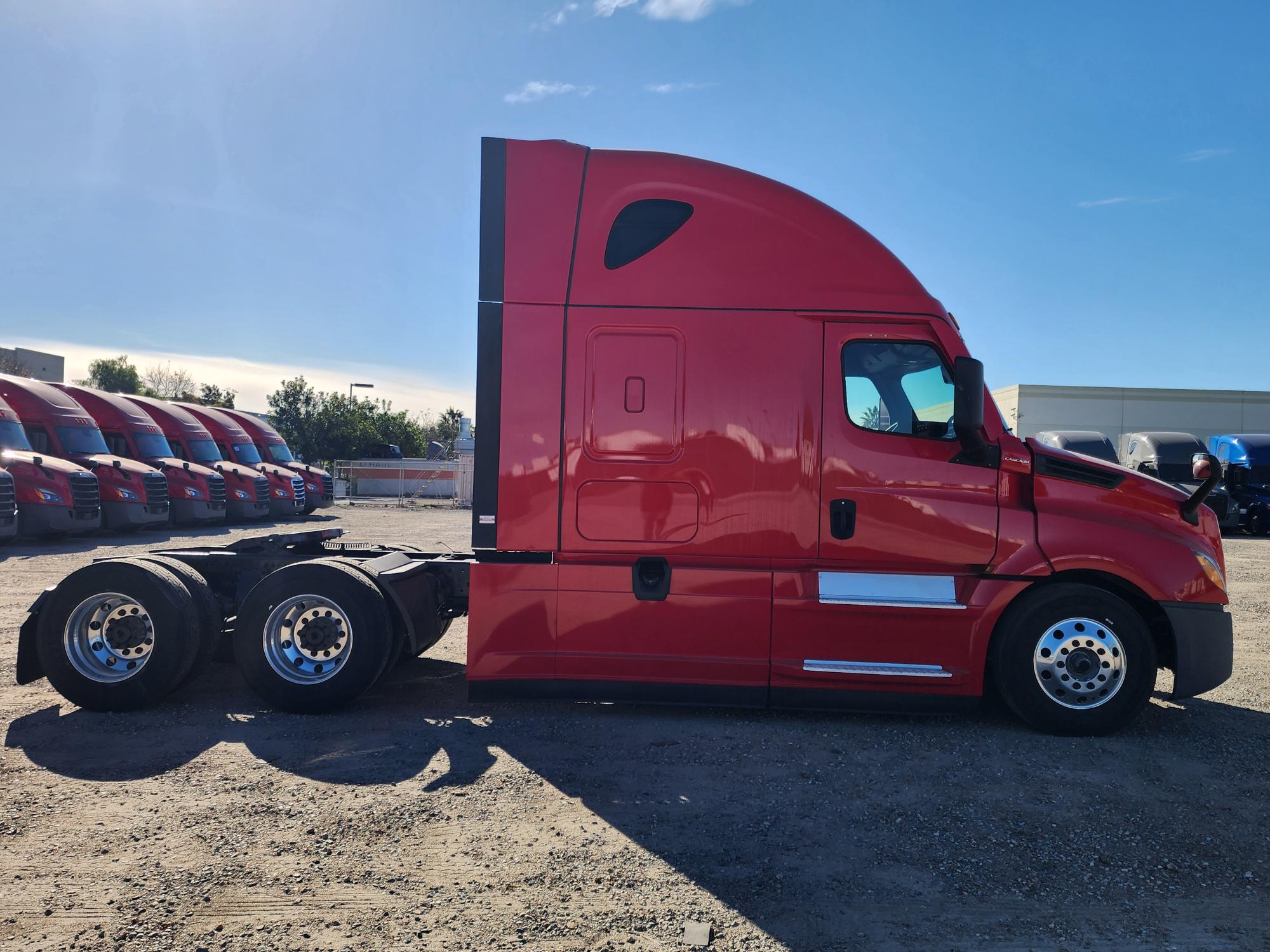 2021 FREIGHTLINER CASCADIA 126SLP - image 8