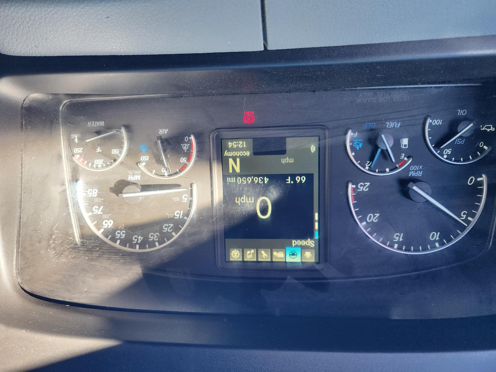 2021 FREIGHTLINER CASCADIA 126SLP - image 18