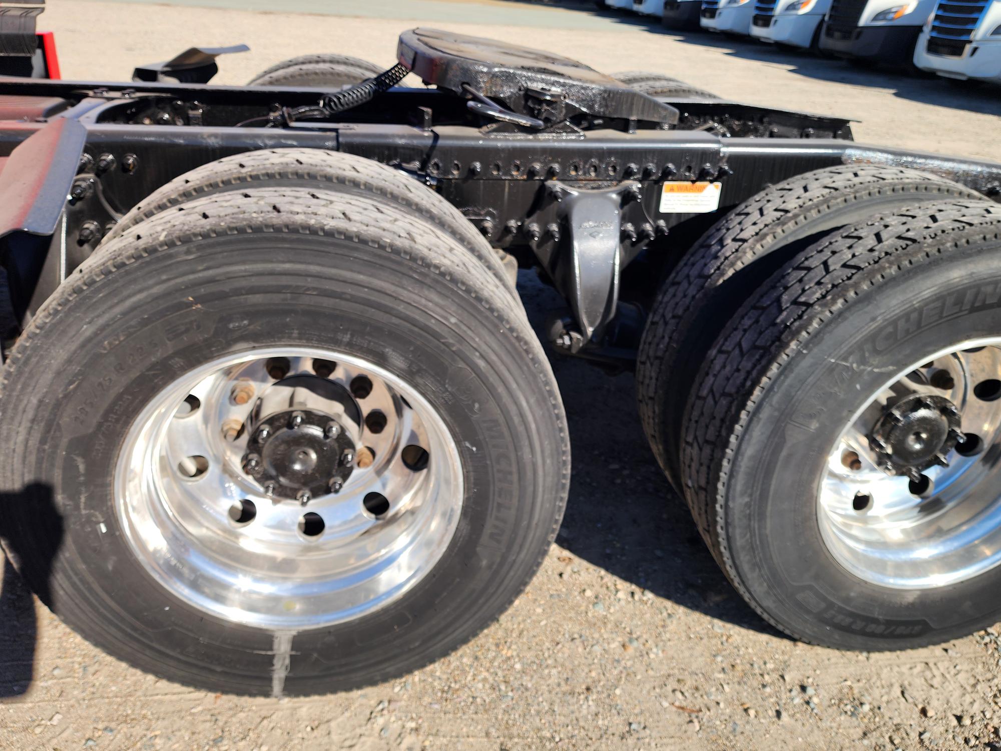 2021 FREIGHTLINER CASCADIA 126SLP - image 16