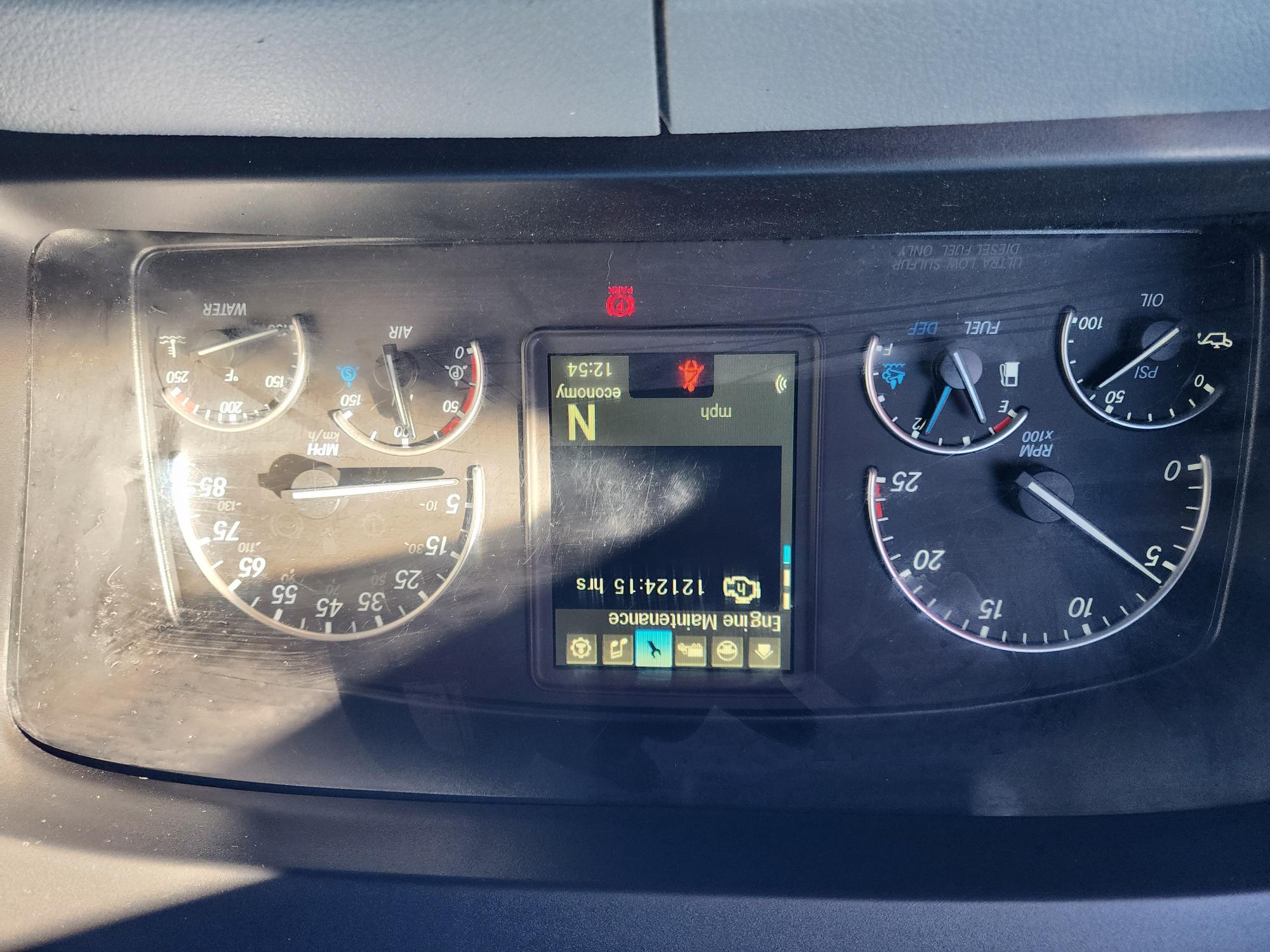 2021 FREIGHTLINER CASCADIA 126SLP - image 19