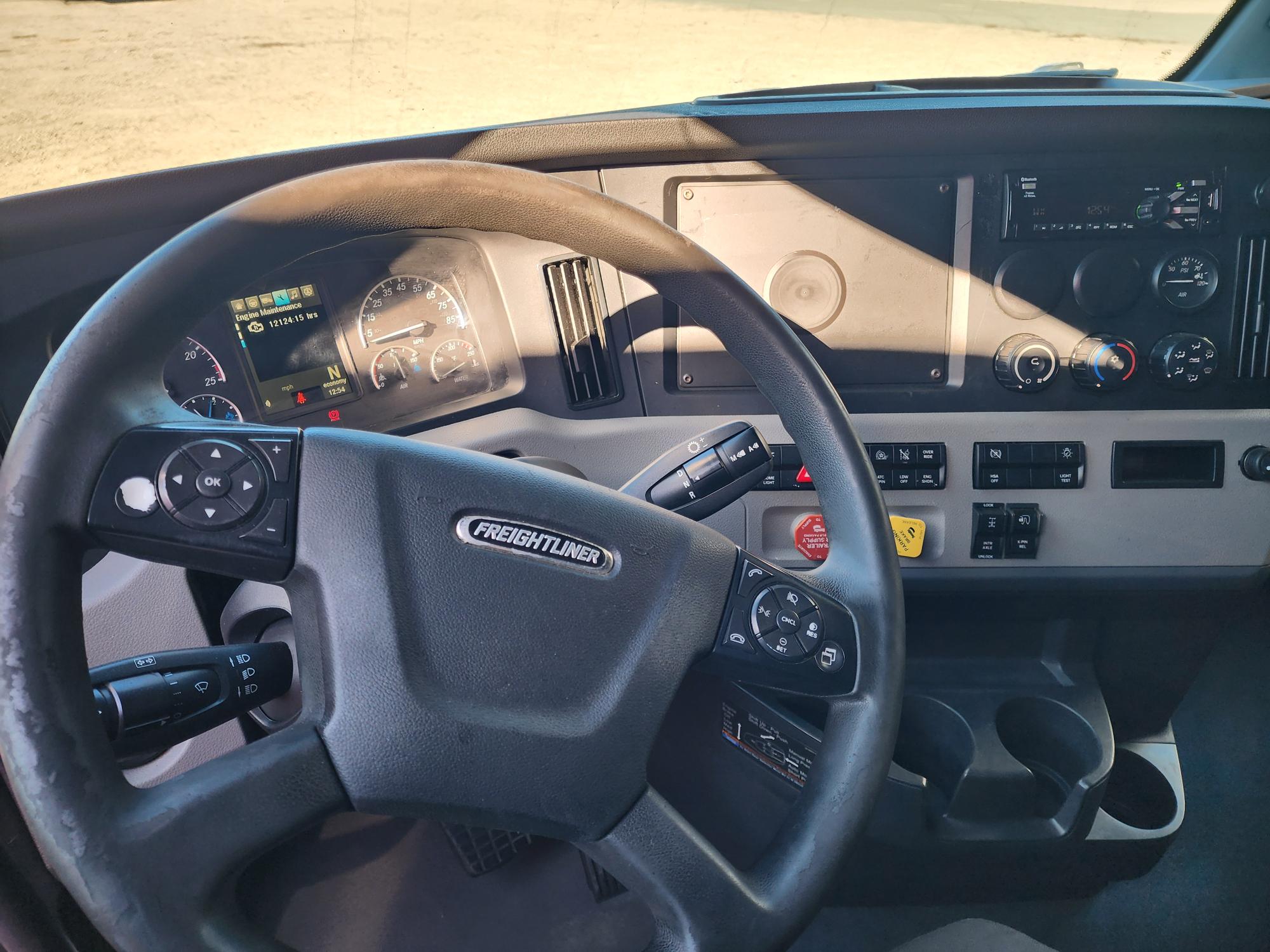 2021 FREIGHTLINER CASCADIA 126SLP - image 21