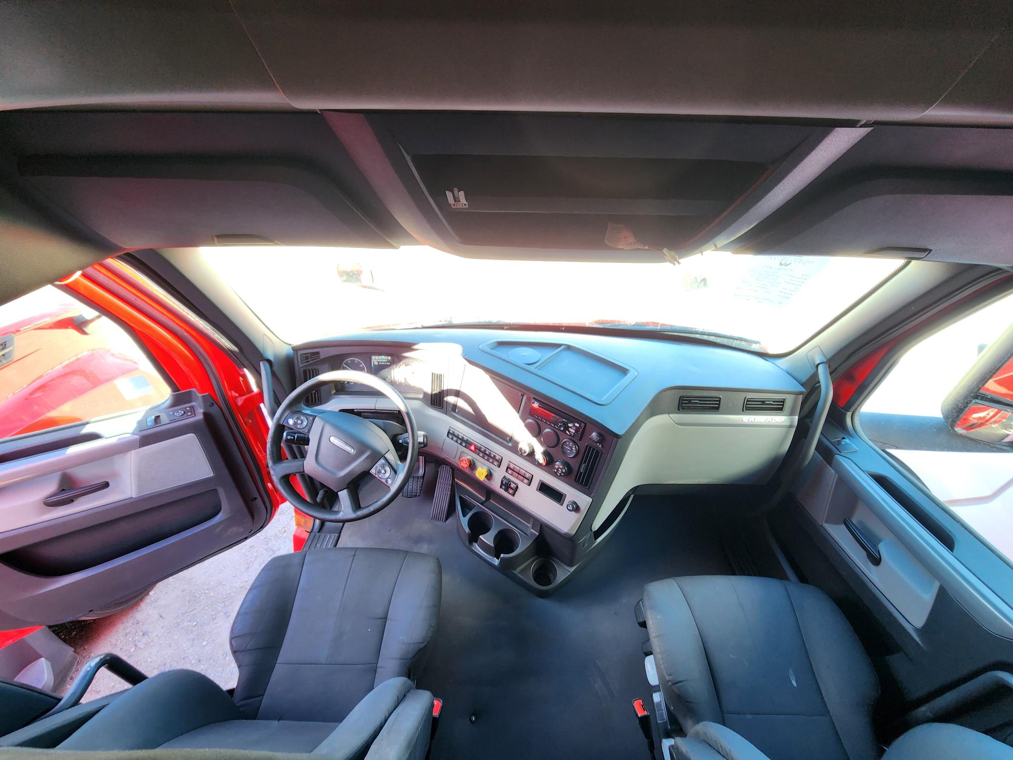 2021 FREIGHTLINER CASCADIA 126SLP - image 22