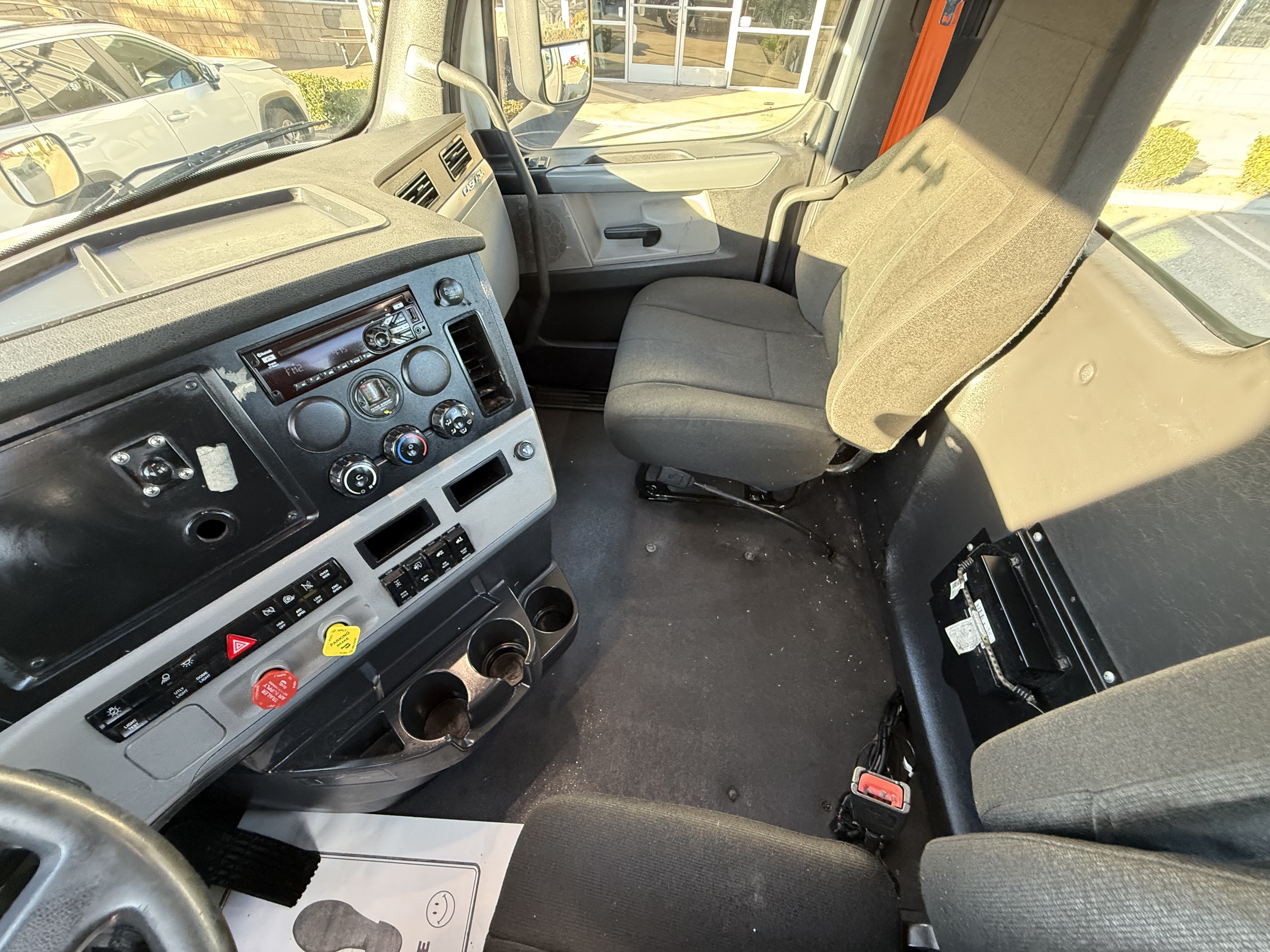 2021 FREIGHTLINER CASCADIA 126DC - image 16