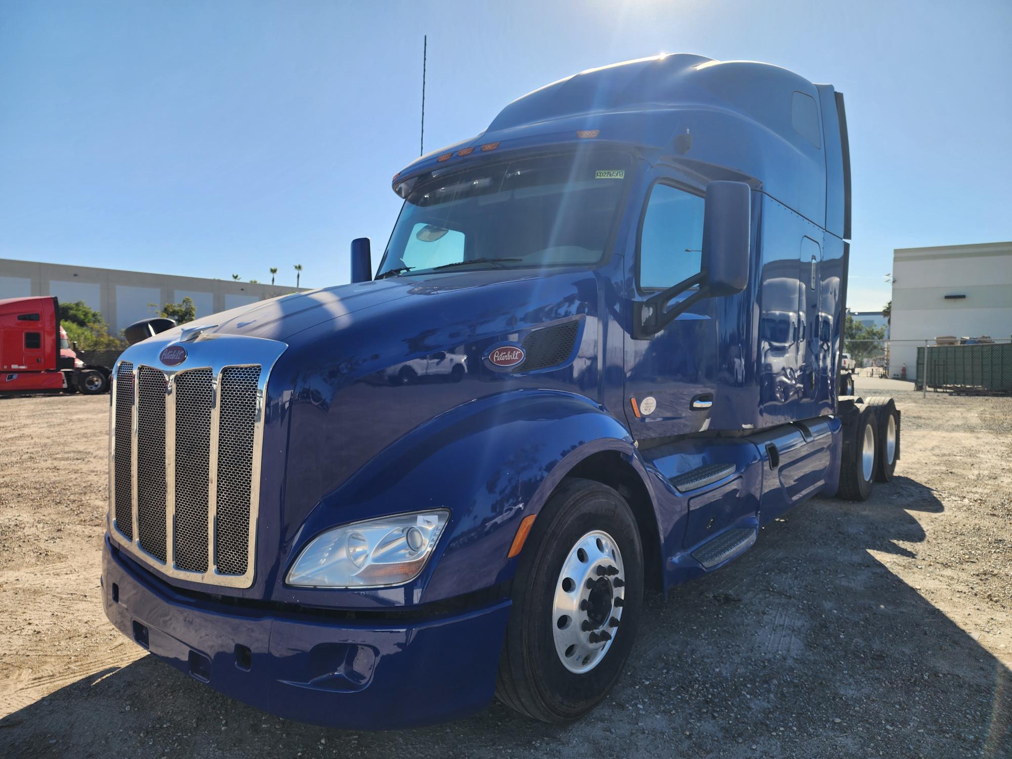 2019 PETERBILT 579 - image 1