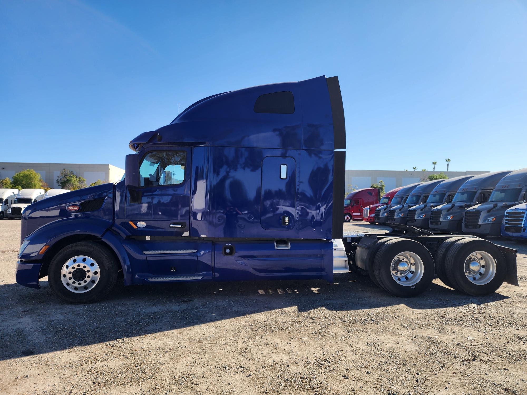 2019 PETERBILT 579 - image 3