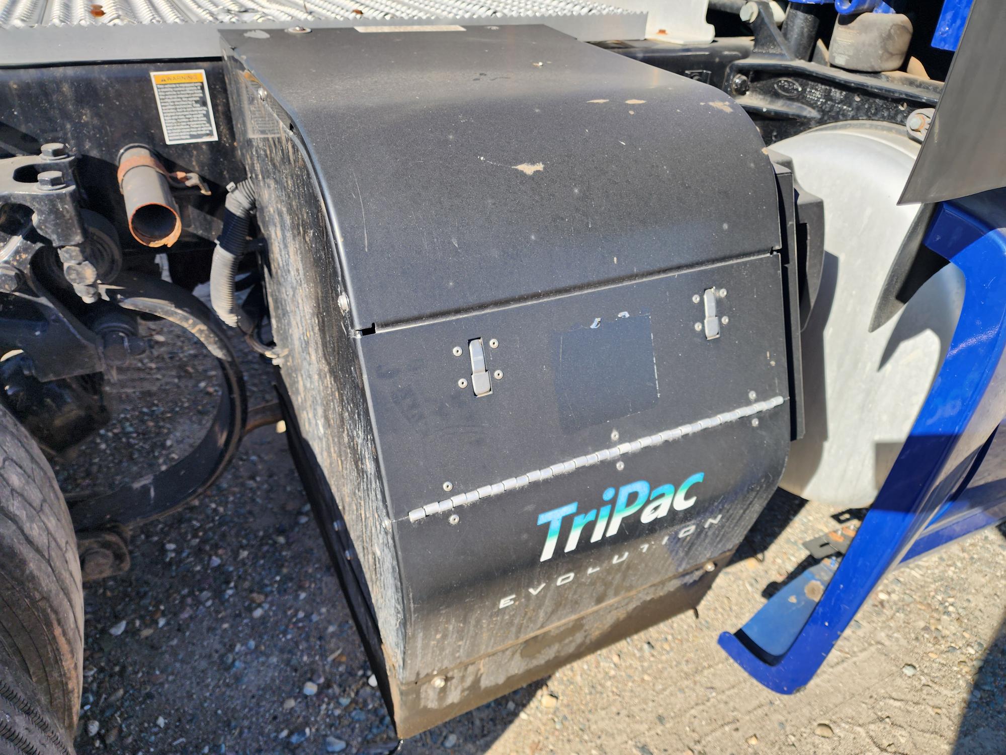 2019 PETERBILT 579 - image 9