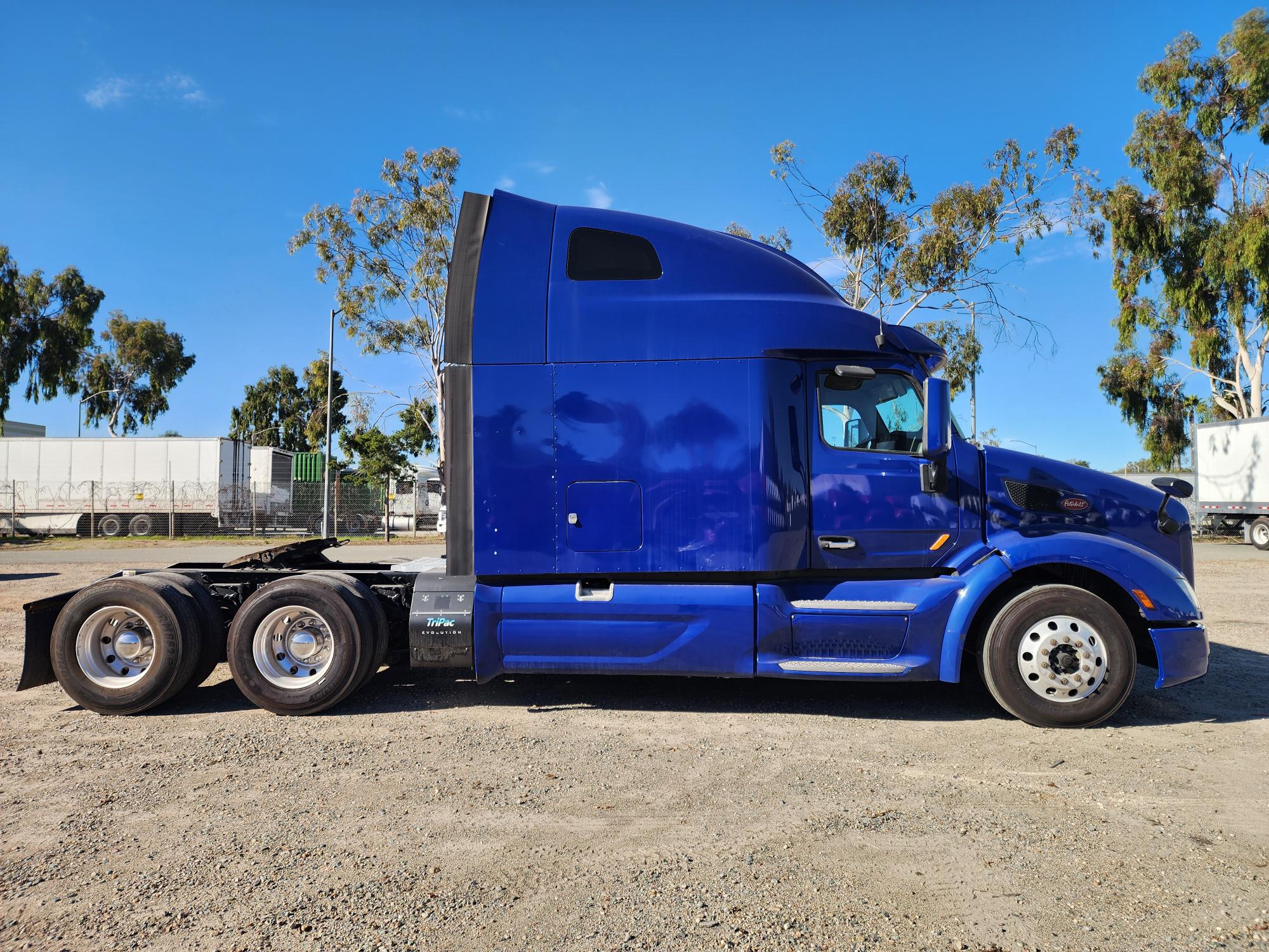 2019 PETERBILT 579 - image 7