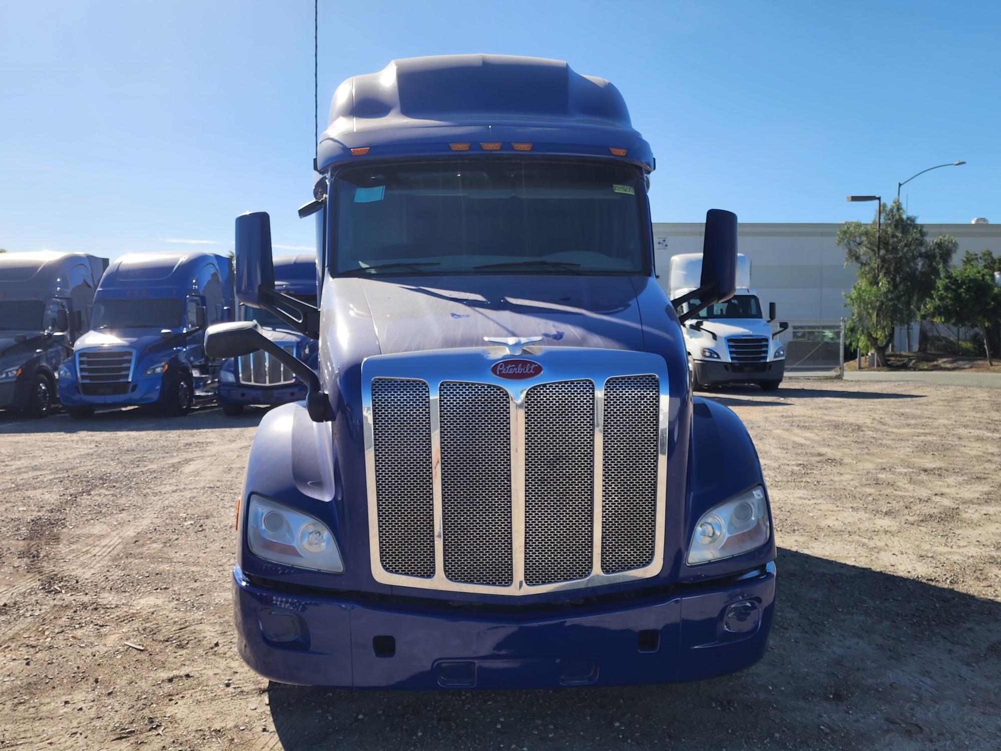 2019 PETERBILT 579 - image 2