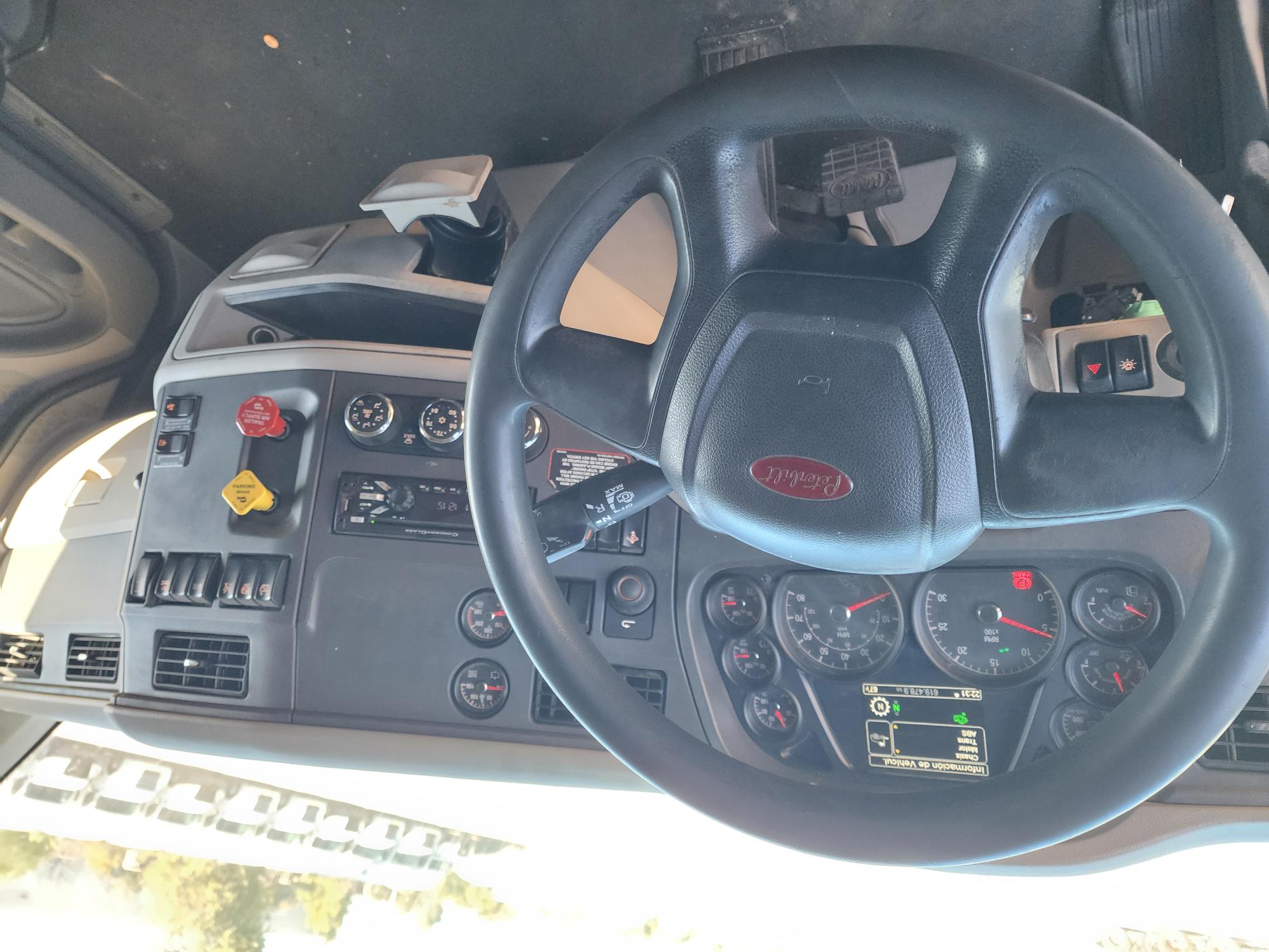 2019 PETERBILT 579 - image 18