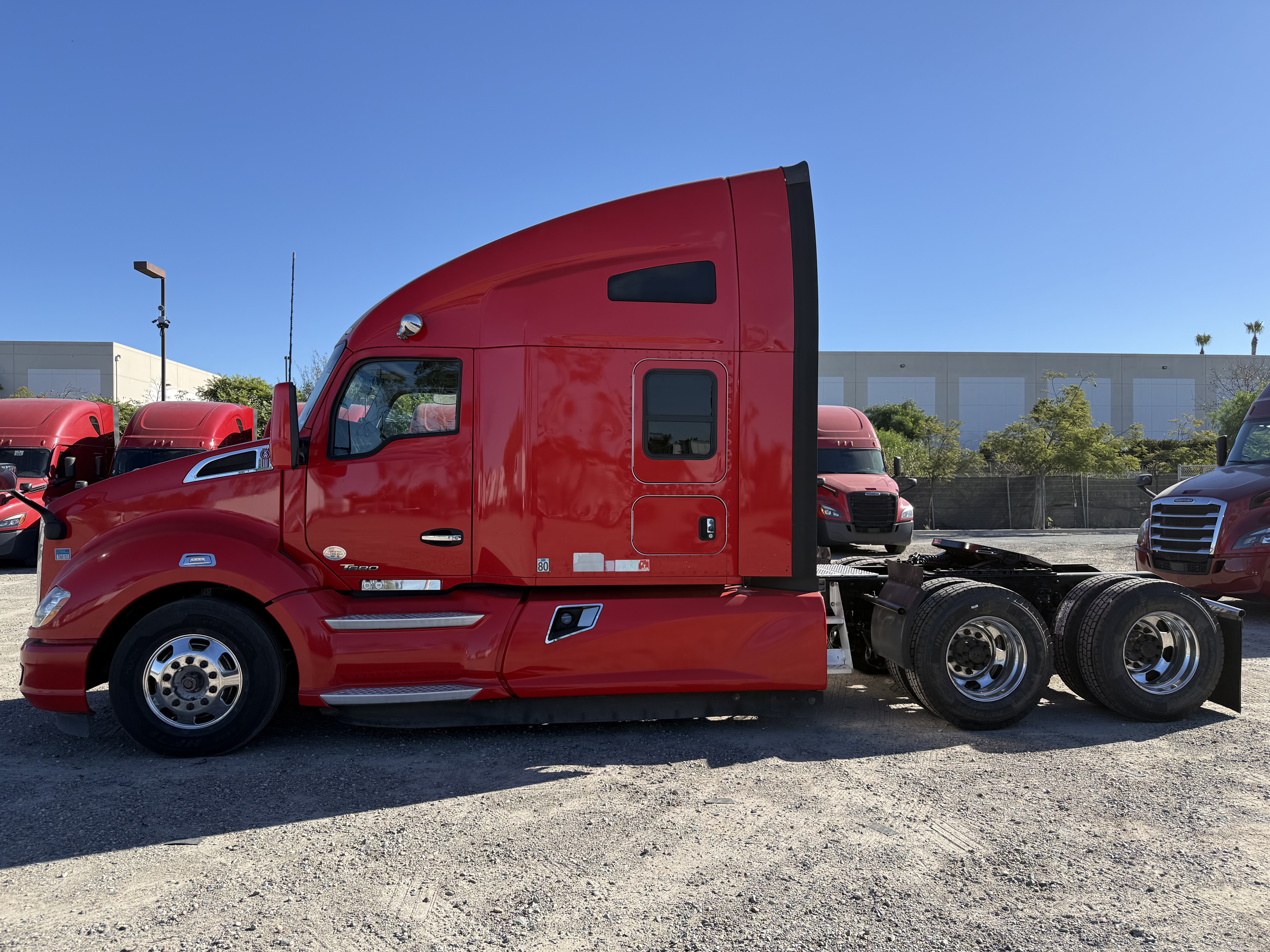 2021 KENWORTH T680 - image 3