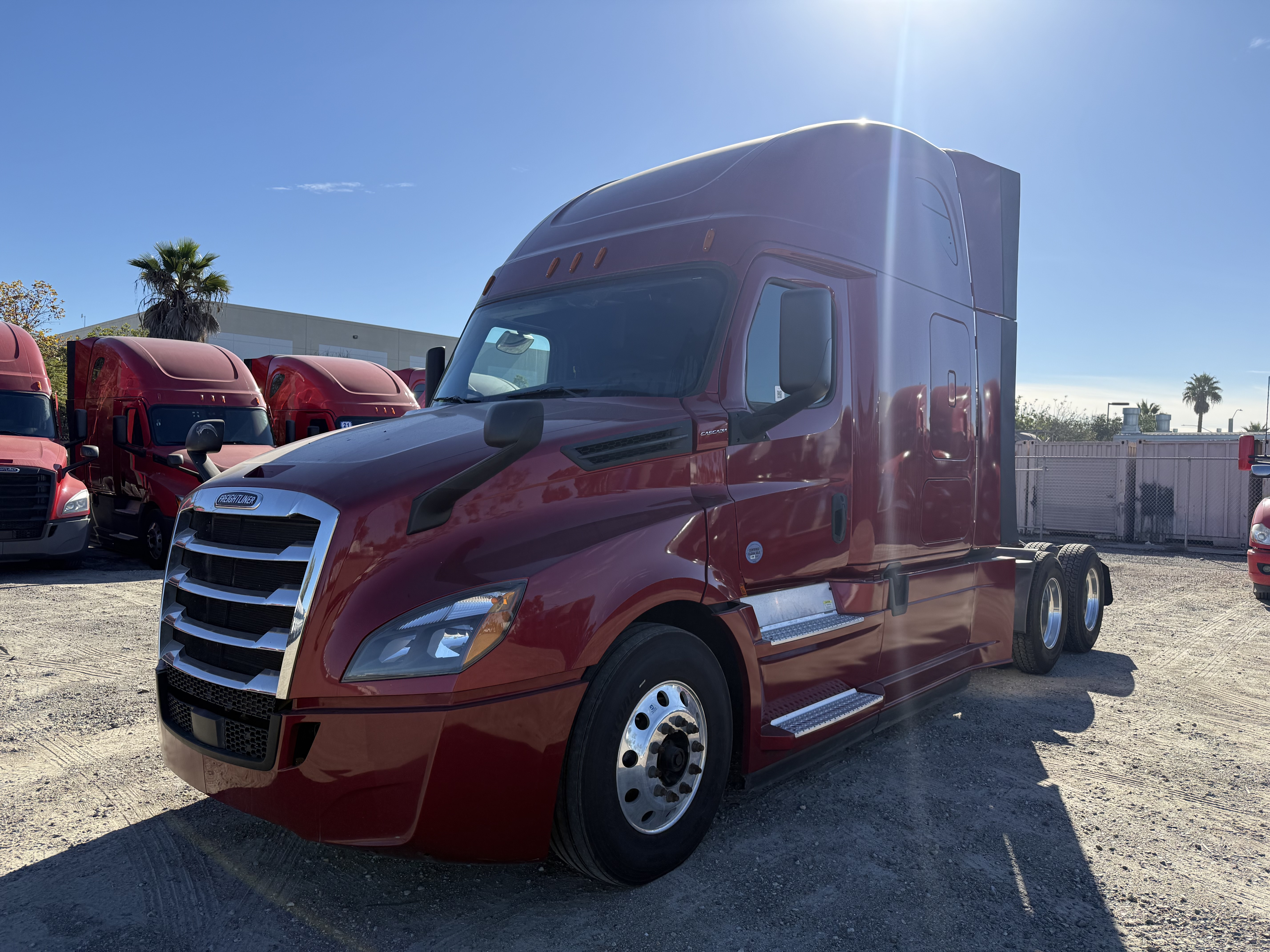 2020 FREIGHTLINER CASCADIA 126SLP - image 1