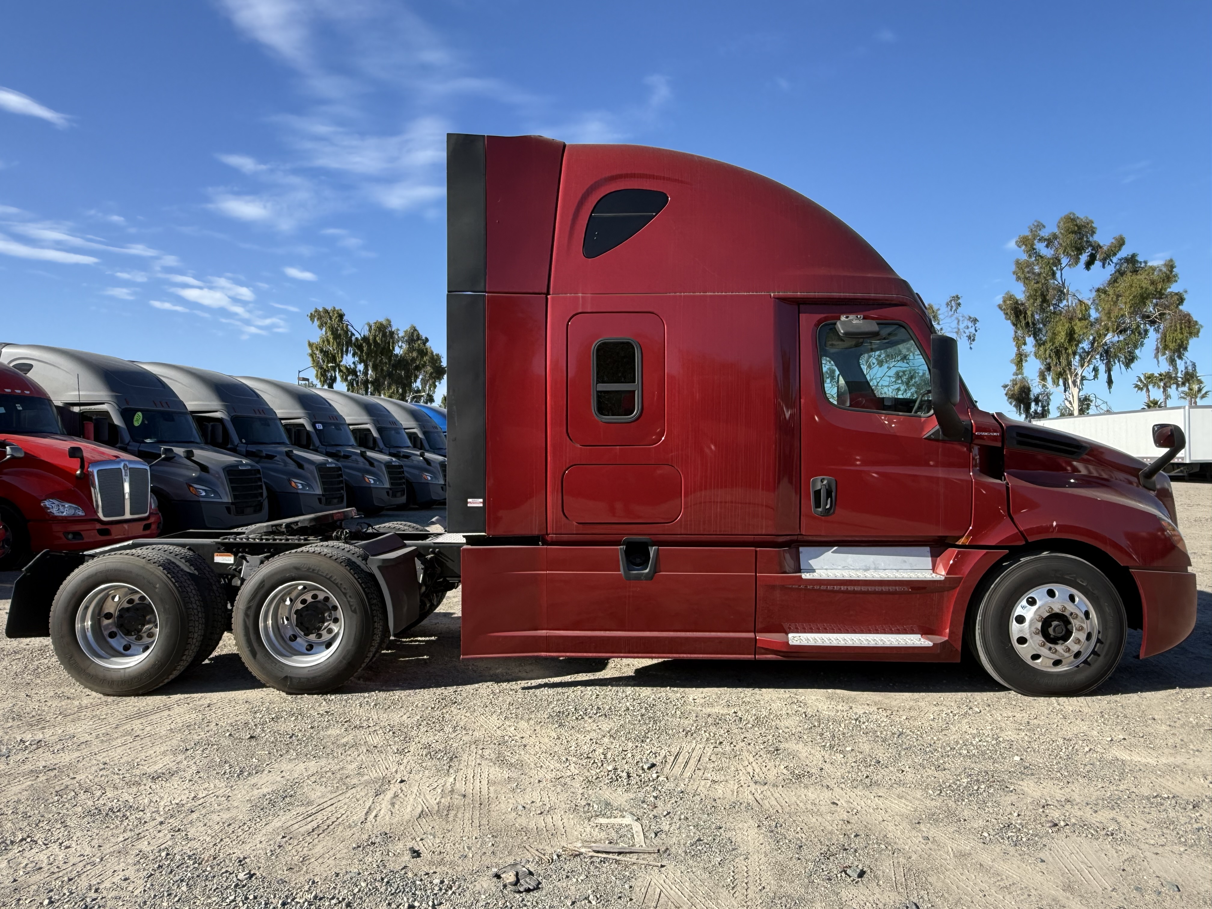 2020 FREIGHTLINER CASCADIA 126SLP - image 7