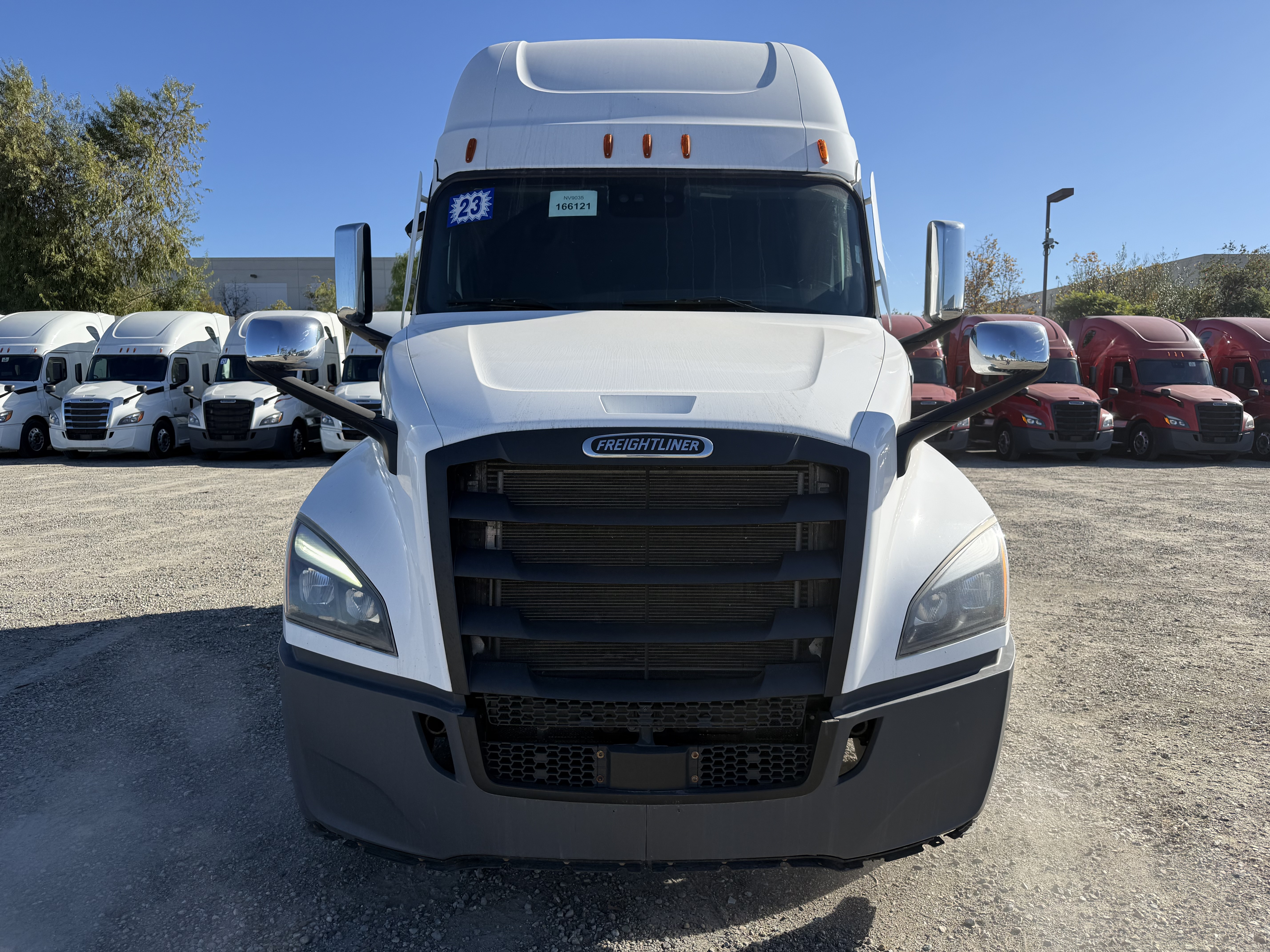 2023 FREIGHTLINER CASCADIA 126SLP - image 2