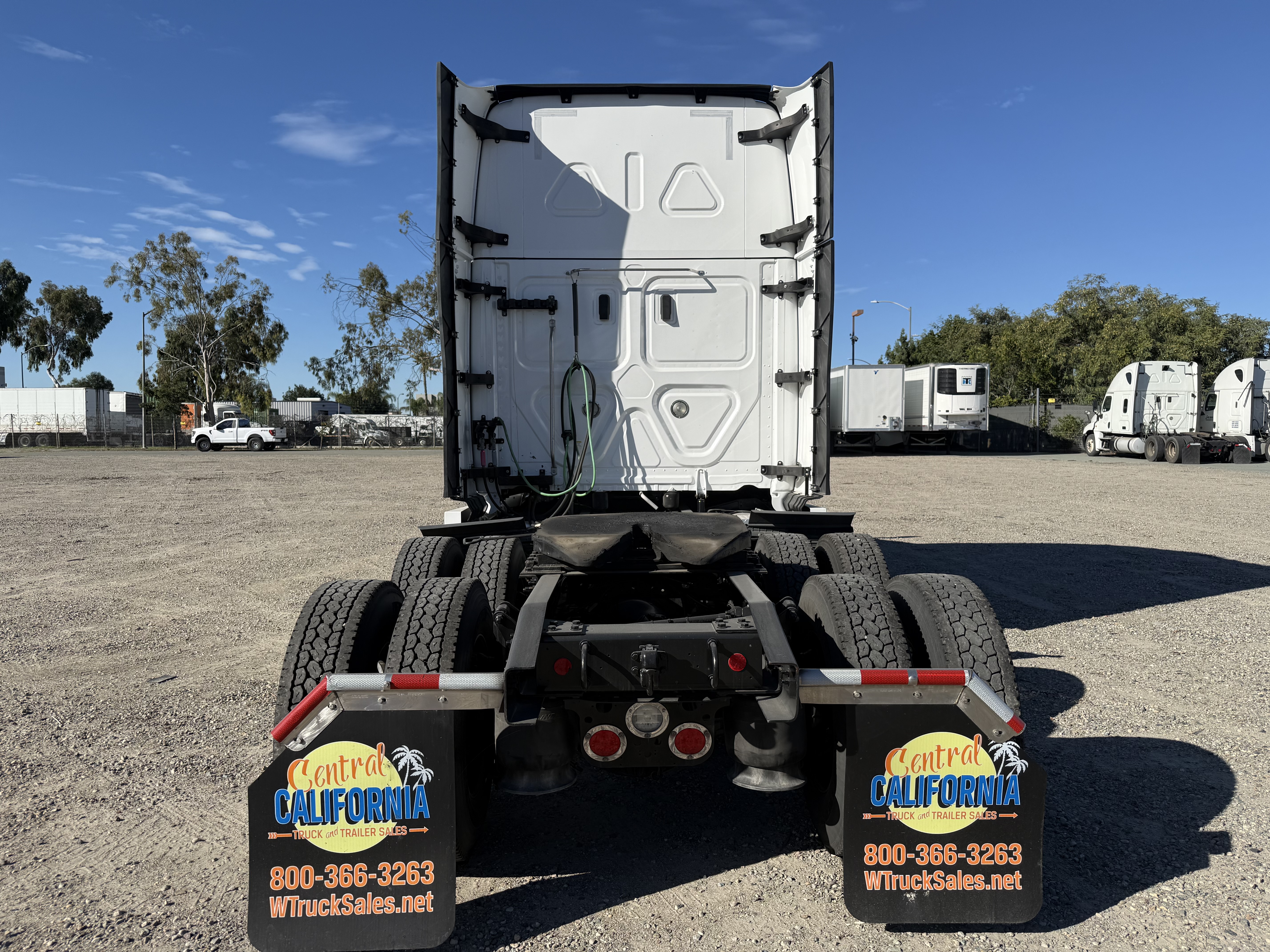 2023 FREIGHTLINER CASCADIA 126SLP - image 5