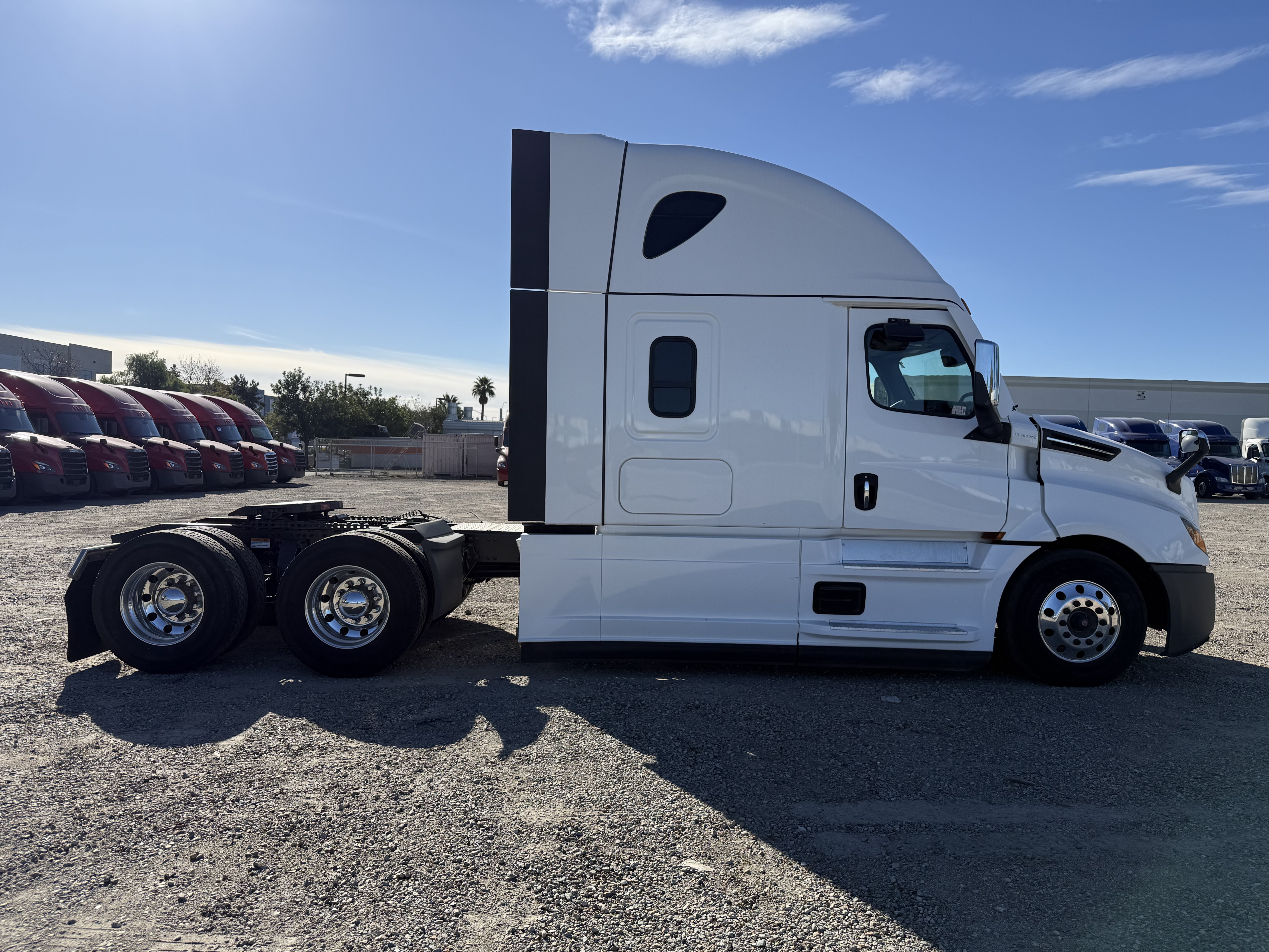 2023 FREIGHTLINER CASCADIA 126SLP - image 7