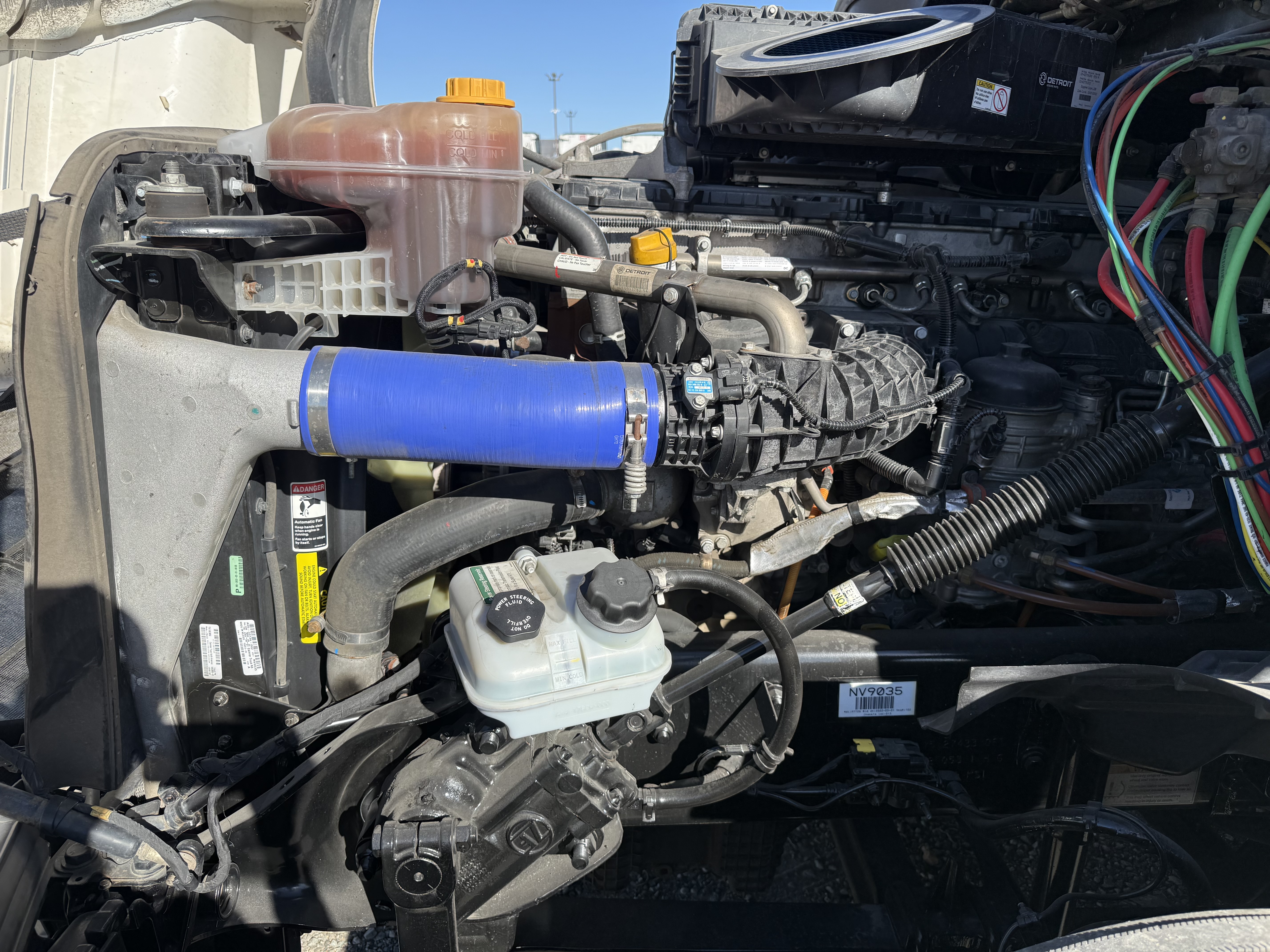 2023 FREIGHTLINER CASCADIA 126SLP - image 10