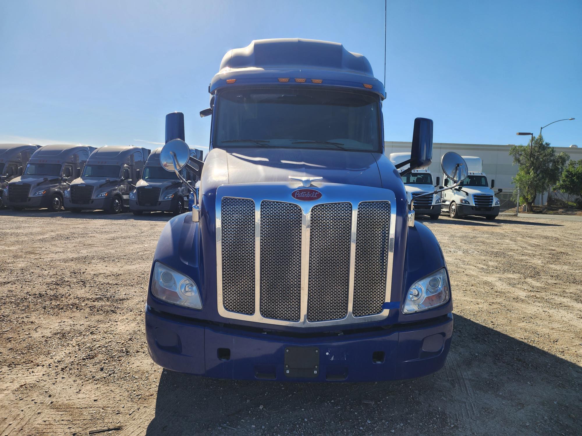 2019 PETERBILT 579 - image 2
