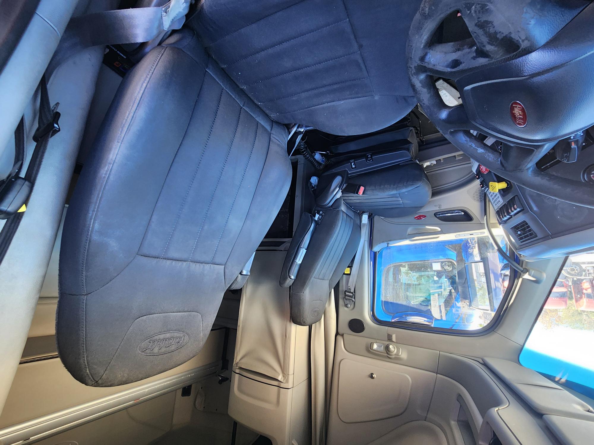 2019 PETERBILT 579 - image 16